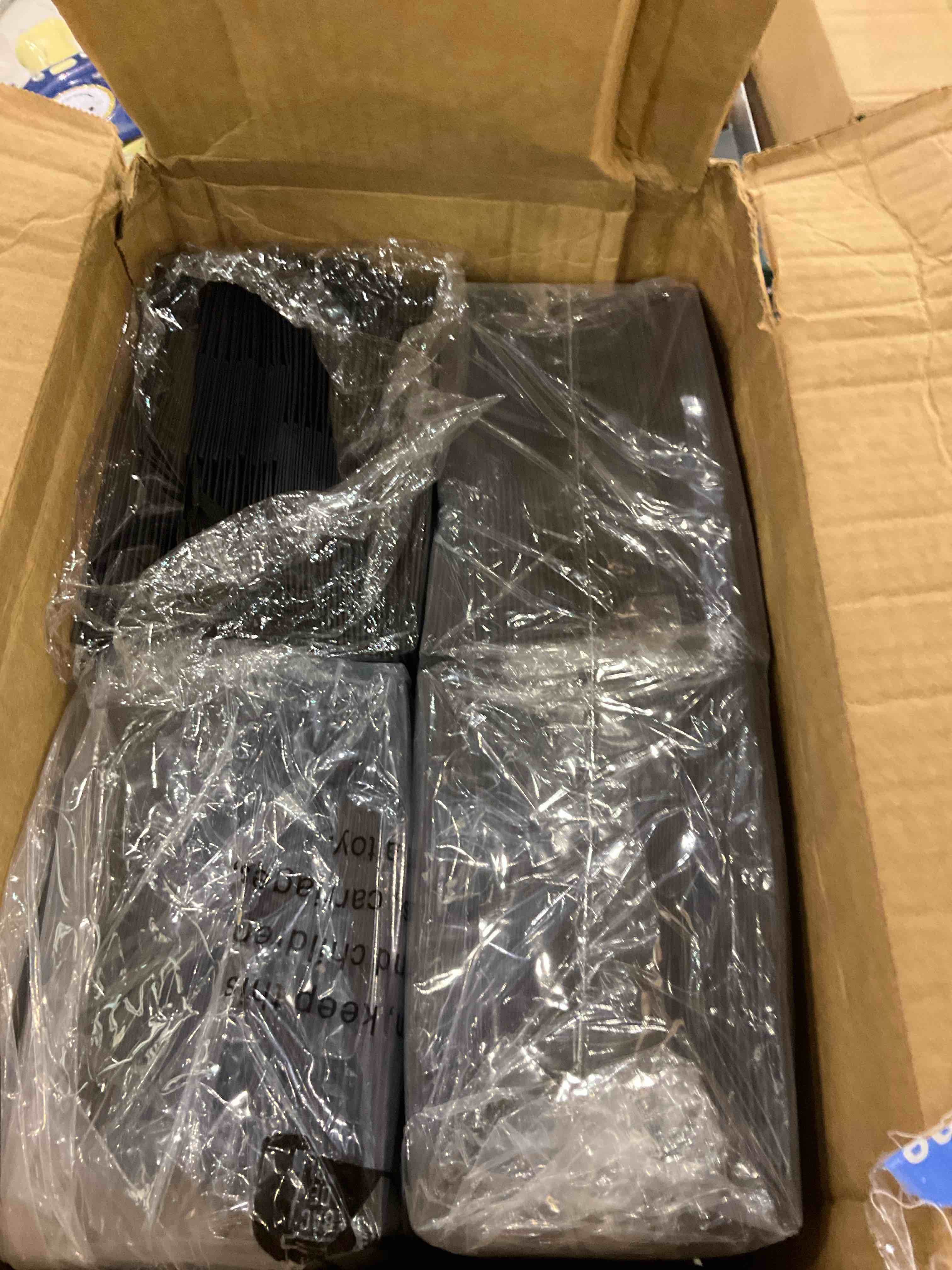 https://s3.amazonaws.com/lotting-images-prod/BargainHunt/EXS01568931_1716895285747.jpeg