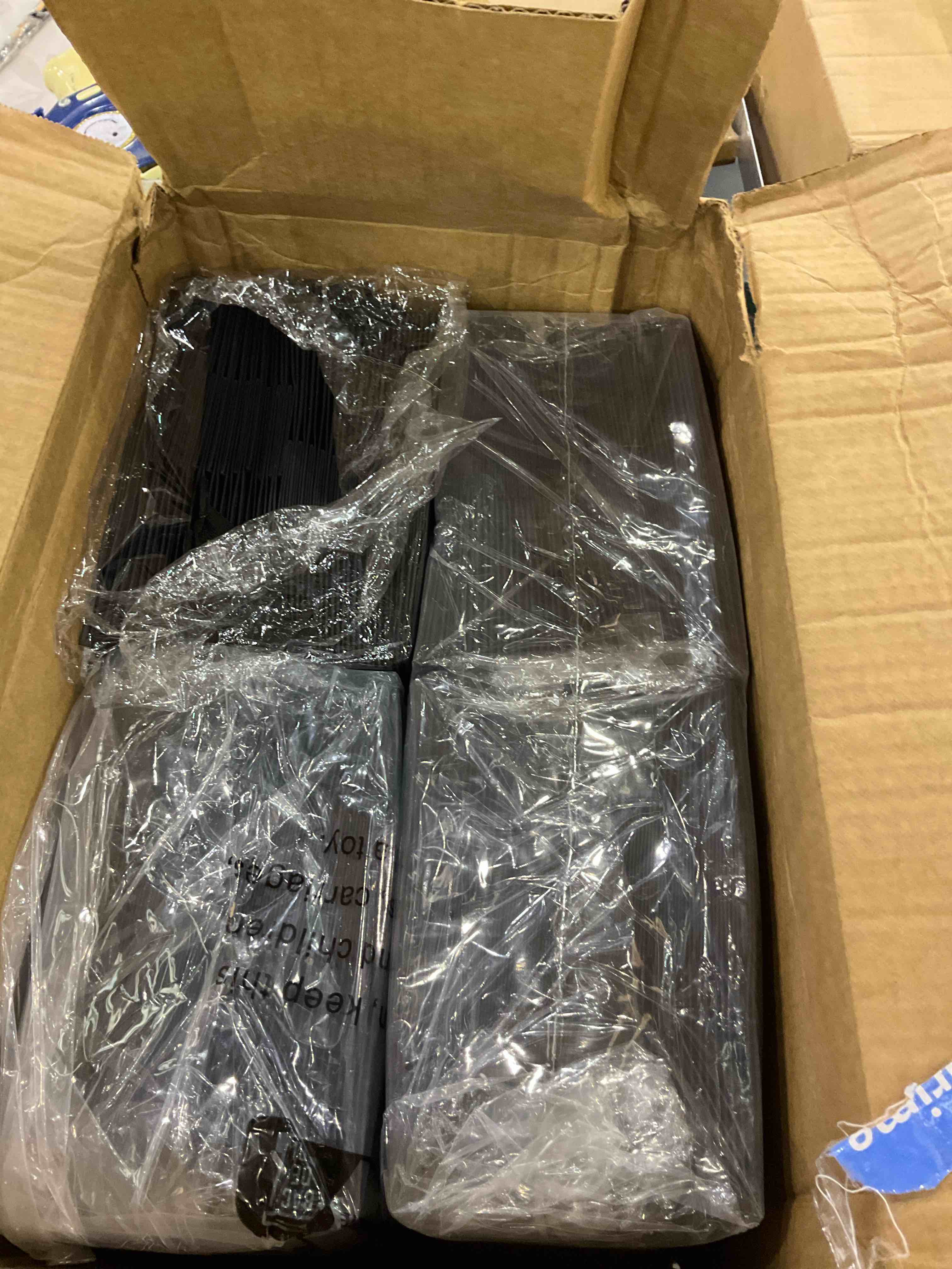 https://s3.amazonaws.com/lotting-images-prod/BargainHunt/EXS01568931_1716895286672.jpeg