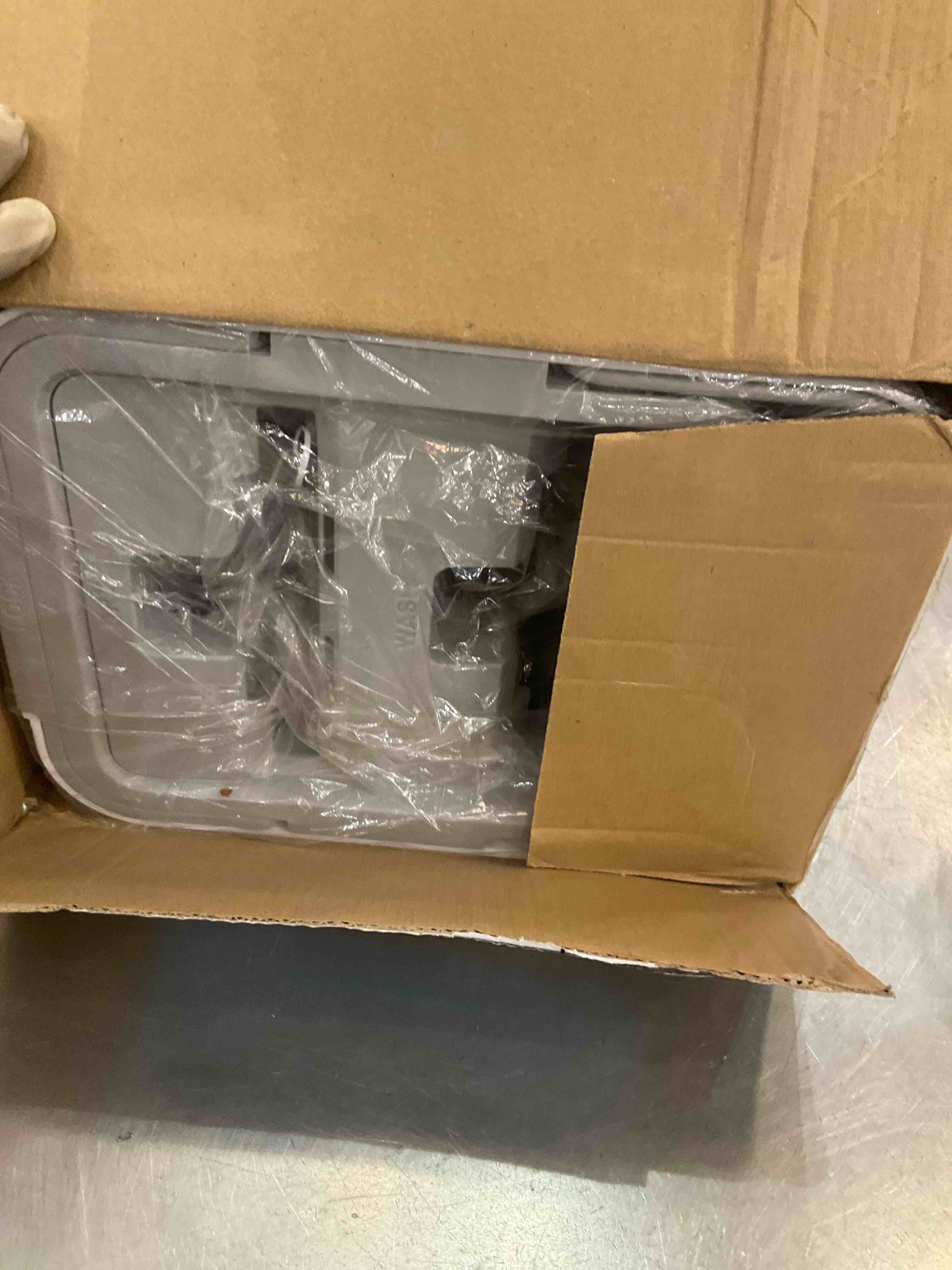 https://s3.amazonaws.com/lotting-images-prod/BargainHunt/EXS01569041_1718125685518.jpeg