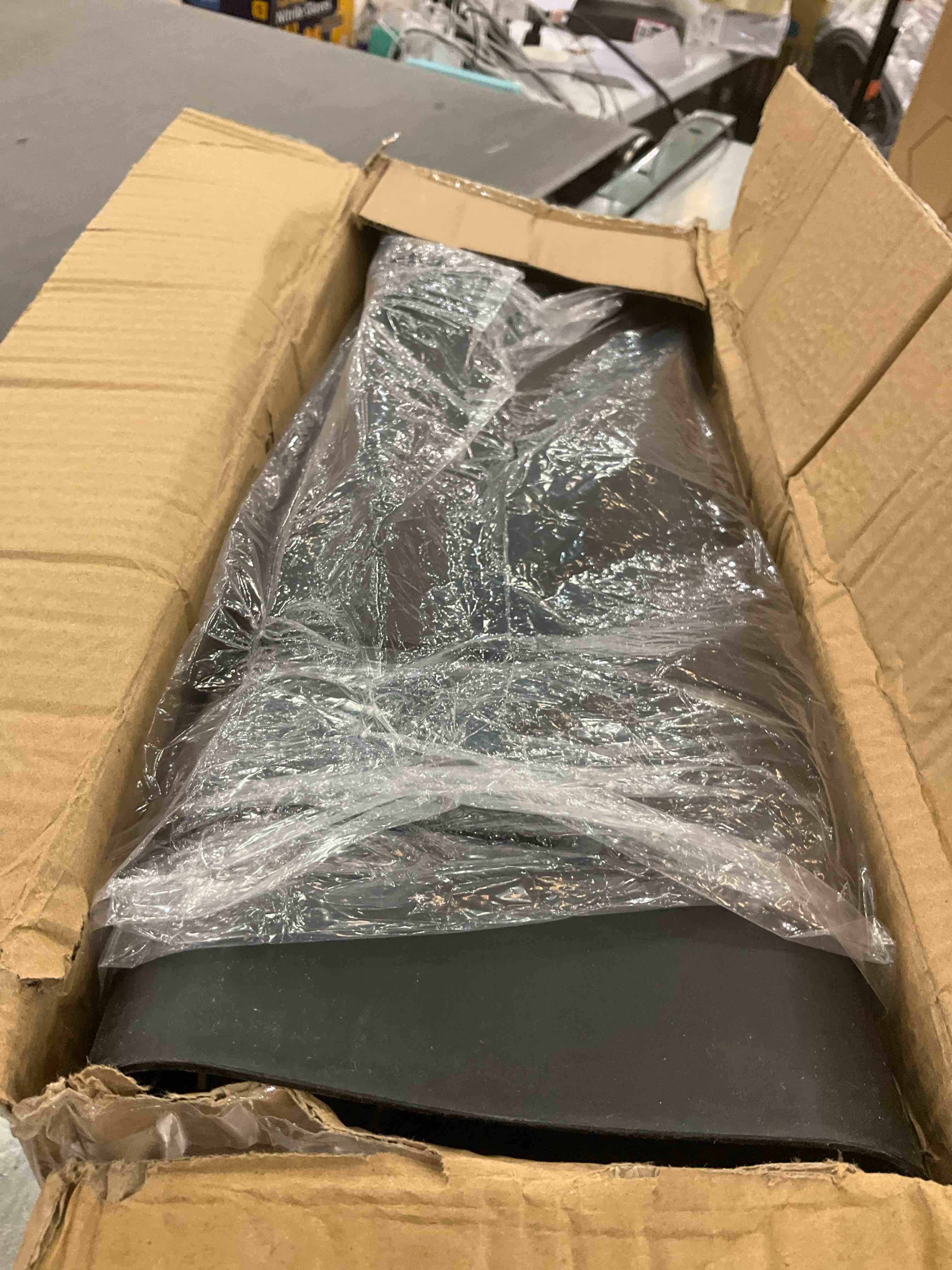 https://s3.amazonaws.com/lotting-images-prod/BargainHunt/EXS01569050_1718125607760.jpeg