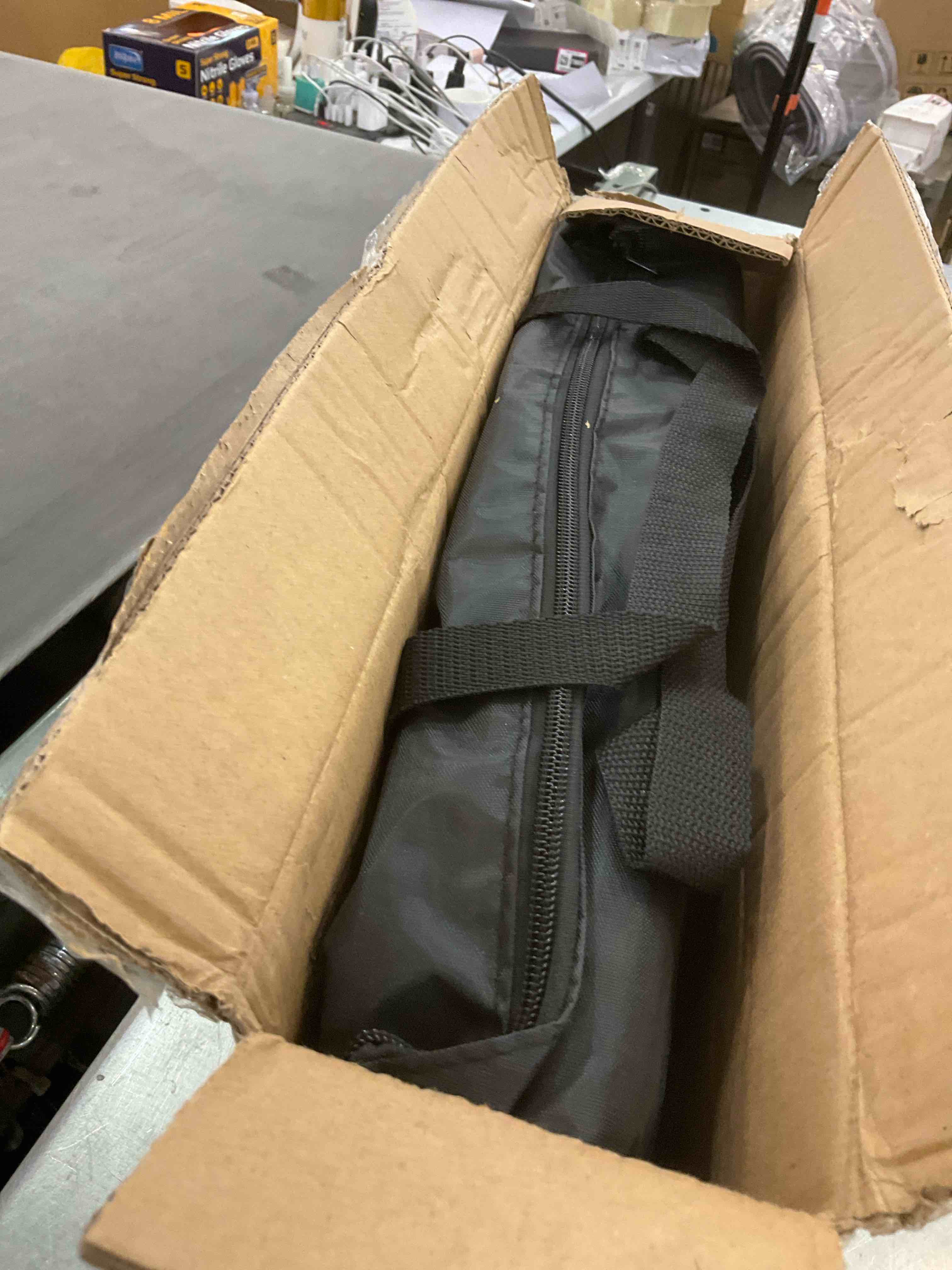 https://s3.amazonaws.com/lotting-images-prod/BargainHunt/EXS01569053_1718126786866.jpeg