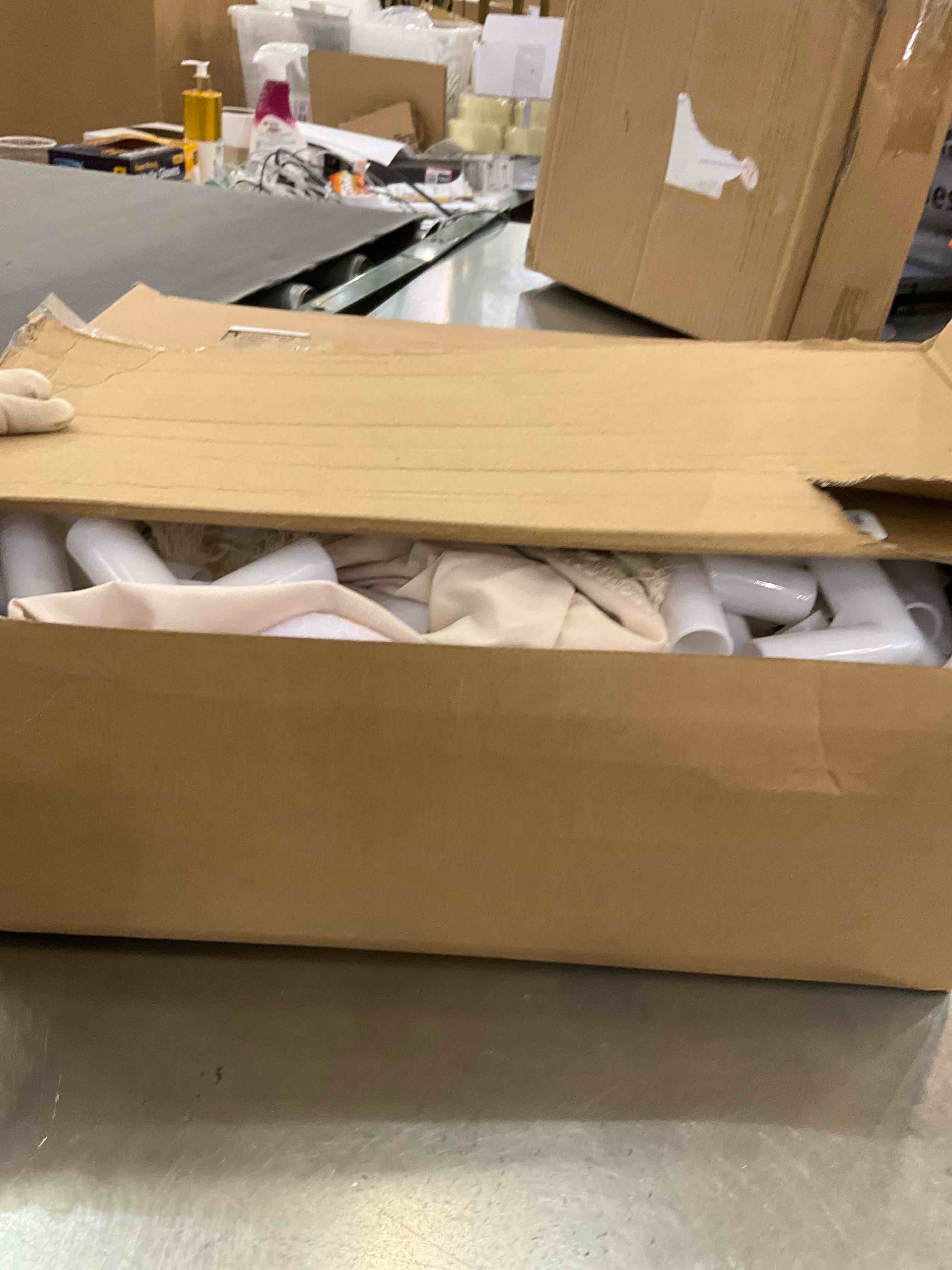 https://s3.amazonaws.com/lotting-images-prod/BargainHunt/EXS01569293_1718213104909.jpeg