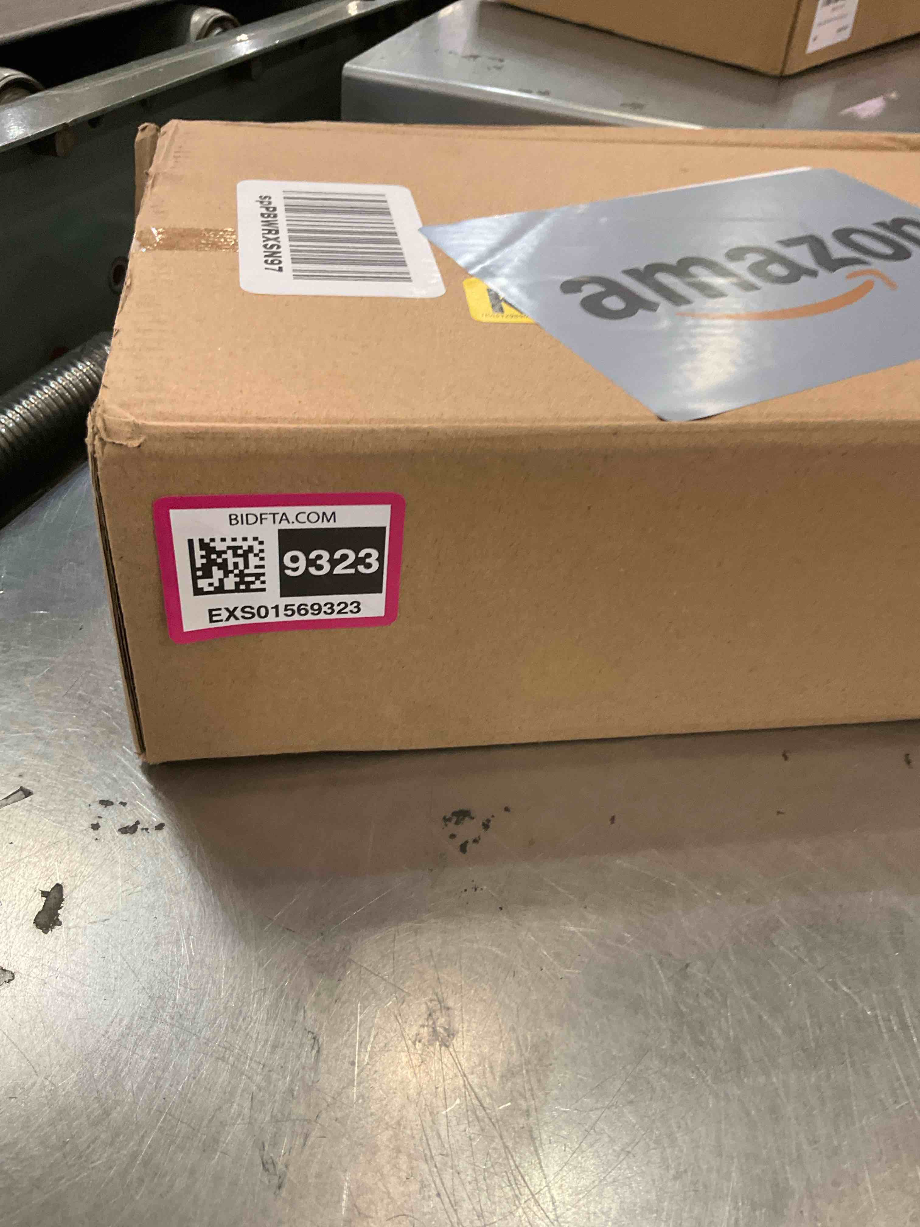 https://s3.amazonaws.com/lotting-images-prod/BargainHunt/EXS01569323_1718217975903.jpeg