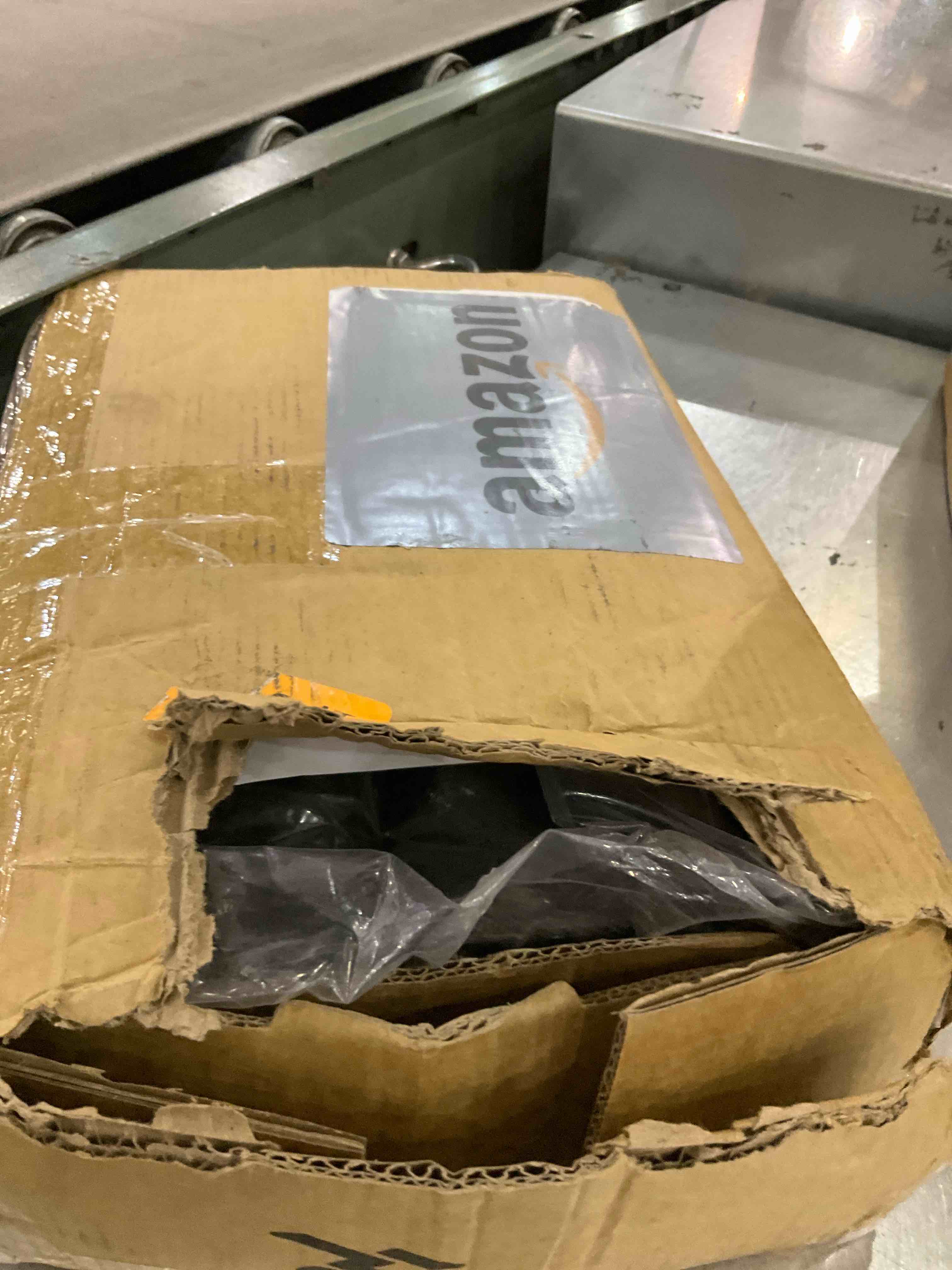 https://s3.amazonaws.com/lotting-images-prod/BargainHunt/EXS01569384_1718281432176.jpeg