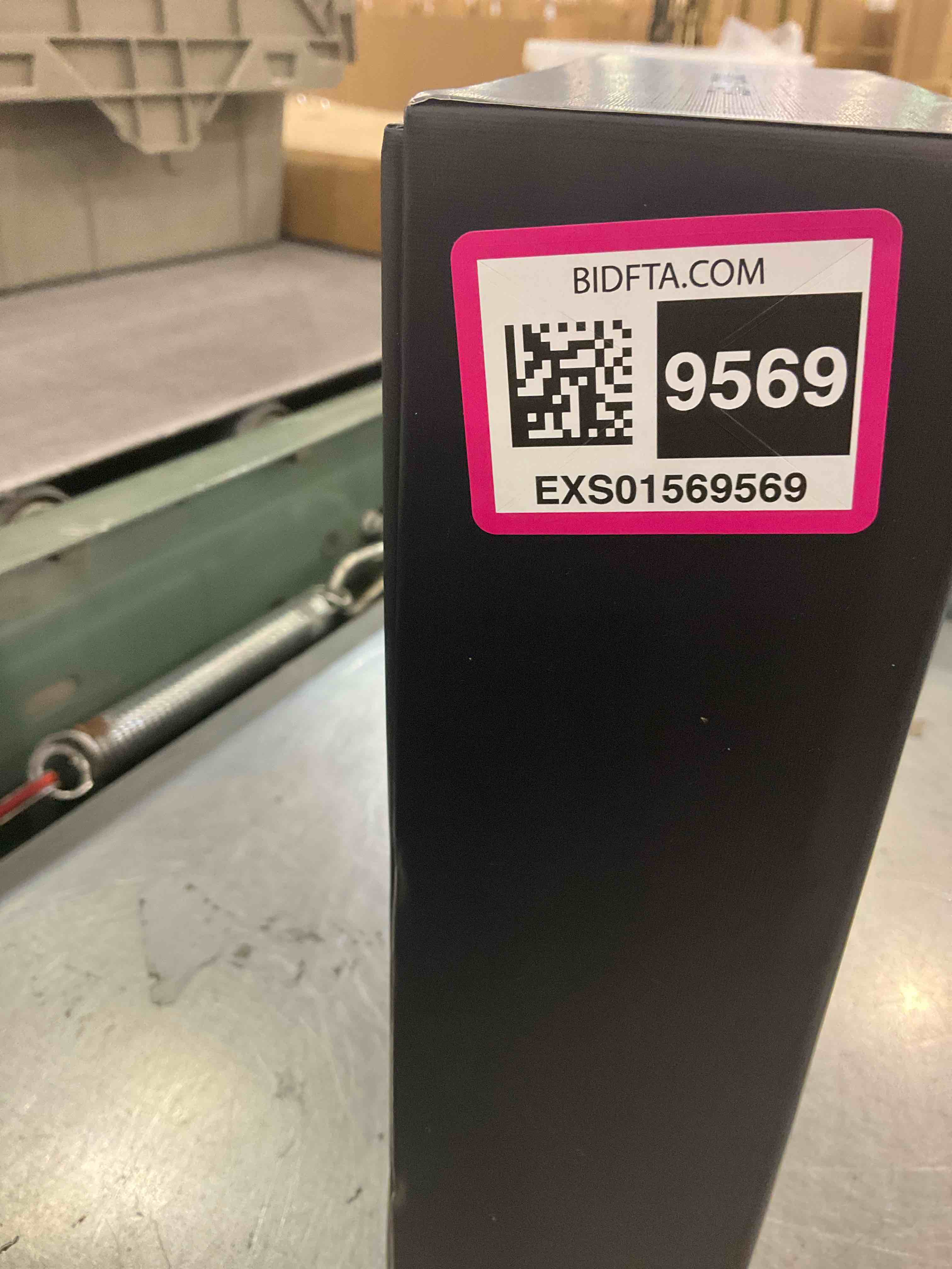 https://s3.amazonaws.com/lotting-images-prod/BargainHunt/EXS01569569_1715880484907.jpeg