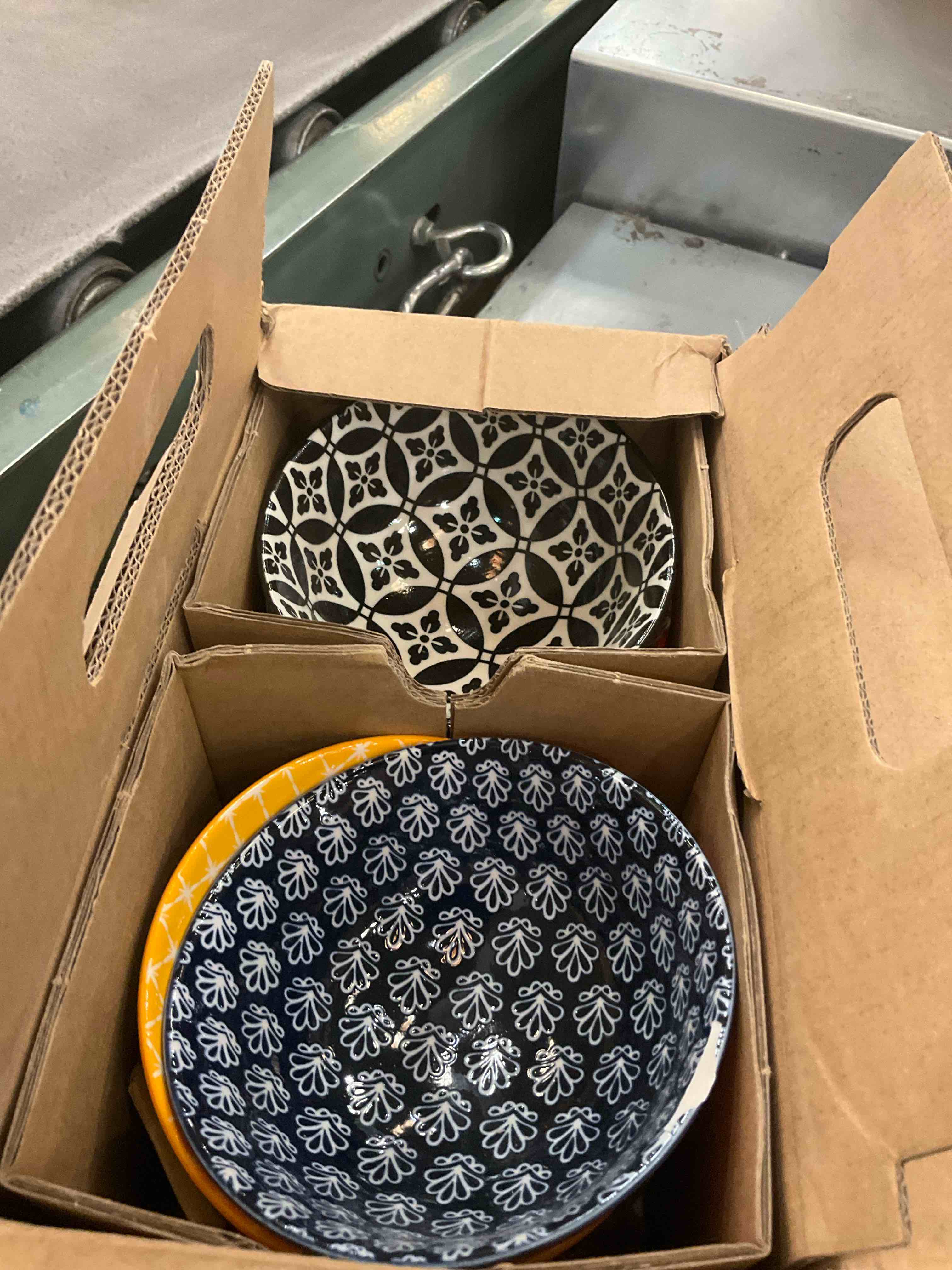 https://s3.amazonaws.com/lotting-images-prod/BargainHunt/EXS01569570_1715878691119.jpeg