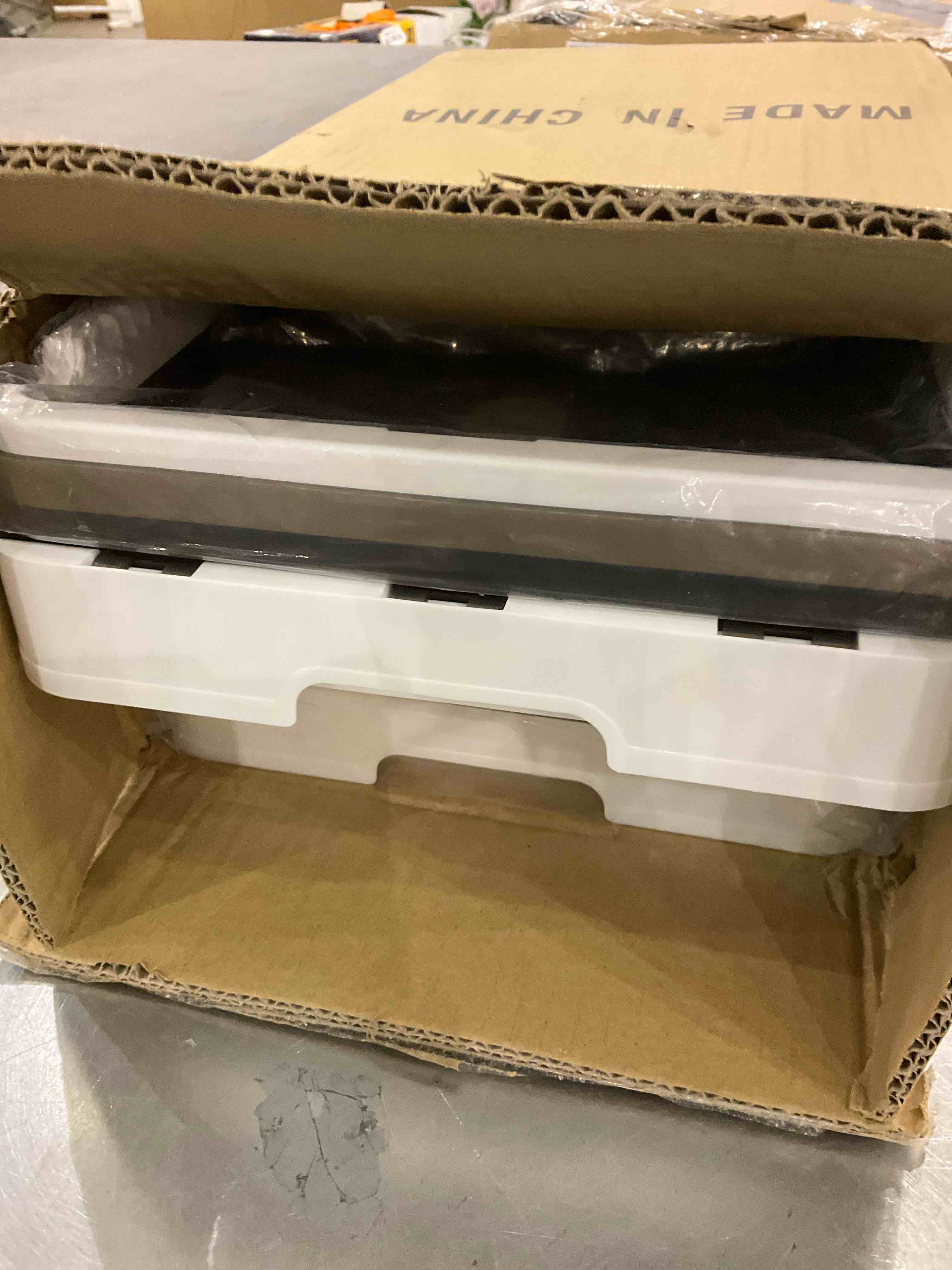 https://s3.amazonaws.com/lotting-images-prod/BargainHunt/EXS01569648_1715948816725.jpeg