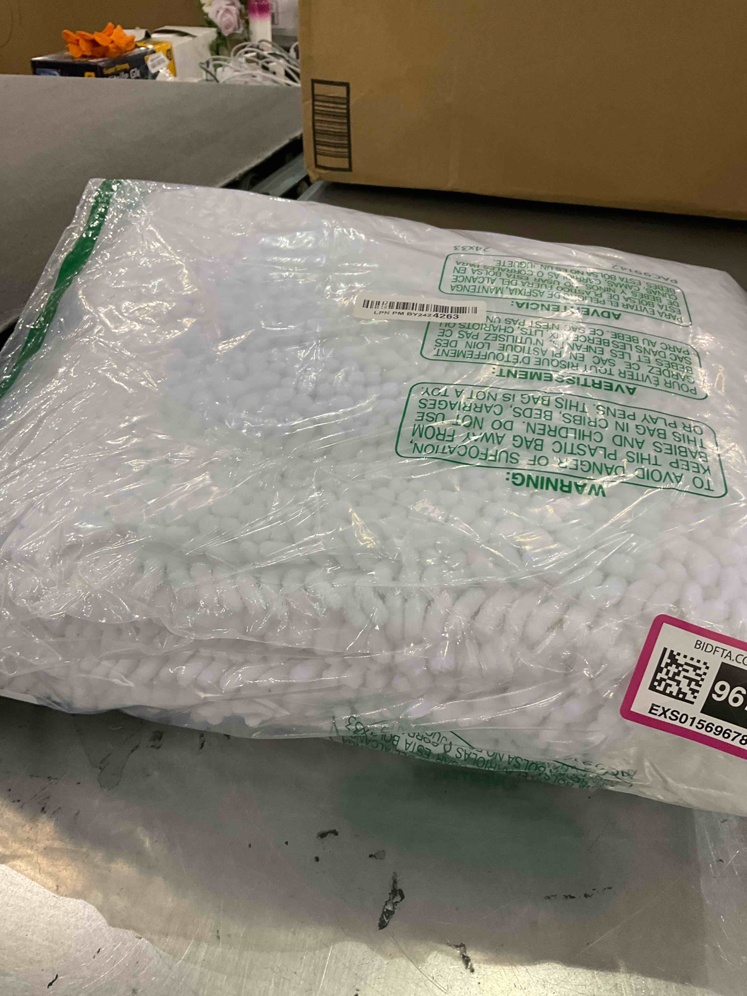 https://s3.amazonaws.com/lotting-images-prod/BargainHunt/EXS01569678_1715953448271.jpeg
