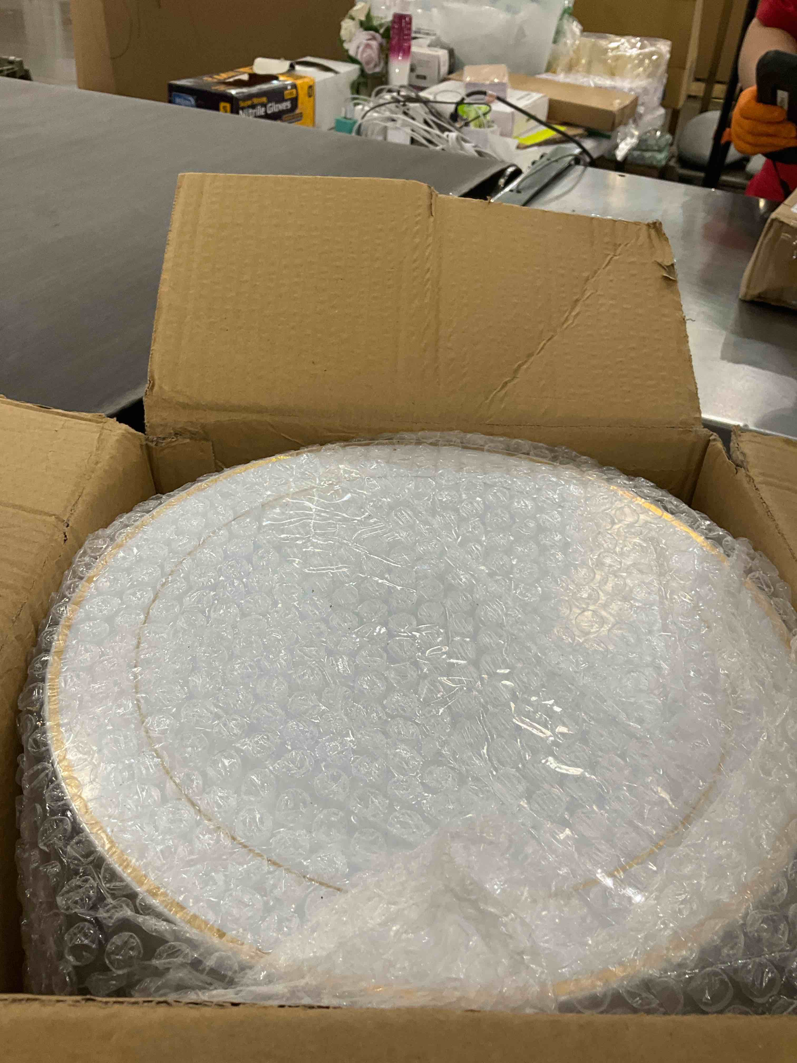 https://s3.amazonaws.com/lotting-images-prod/BargainHunt/EXS01569945_1716218812926.jpeg