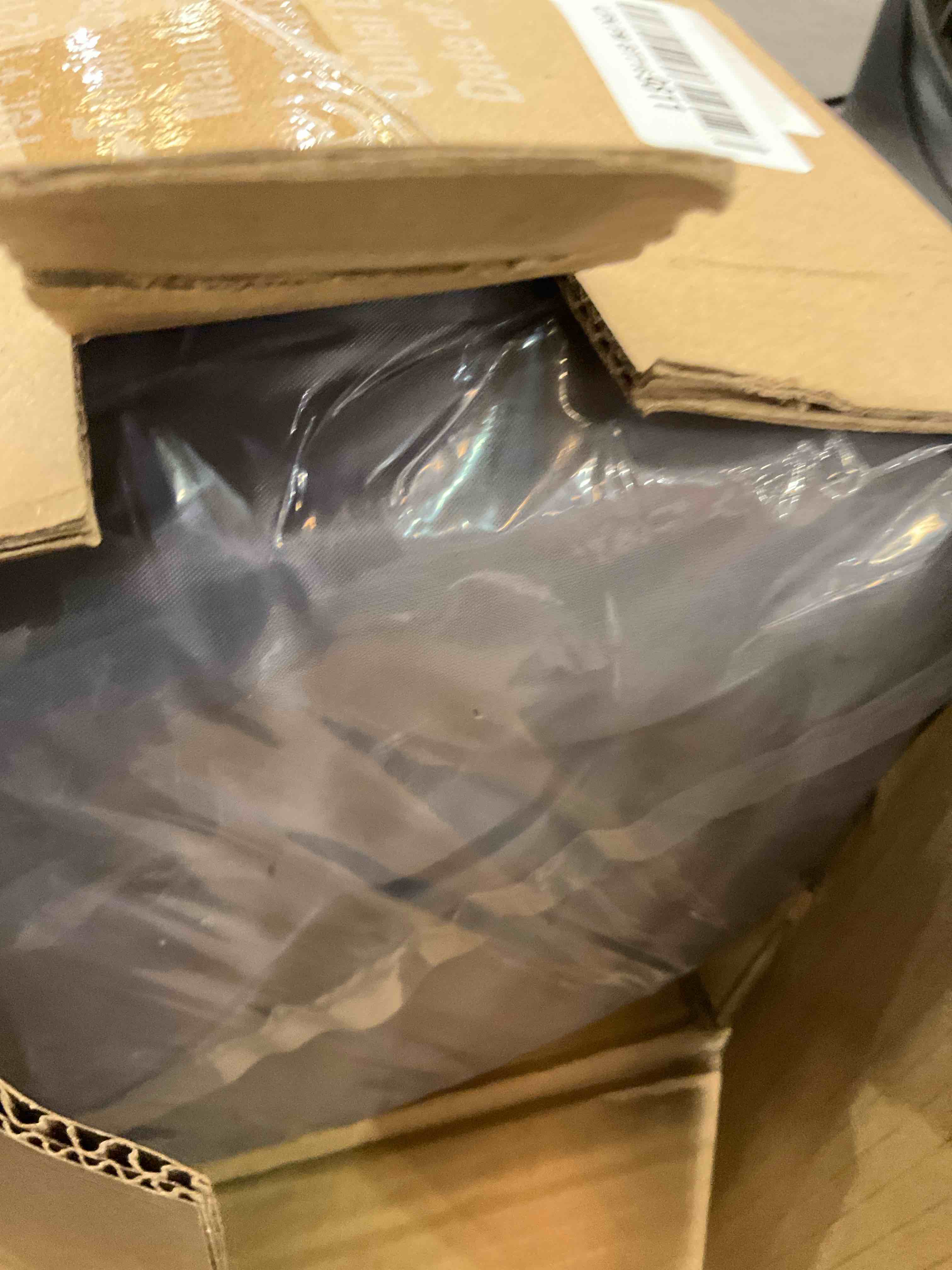 https://s3.amazonaws.com/lotting-images-prod/BargainHunt/EXS01573071_1719855883869.jpeg
