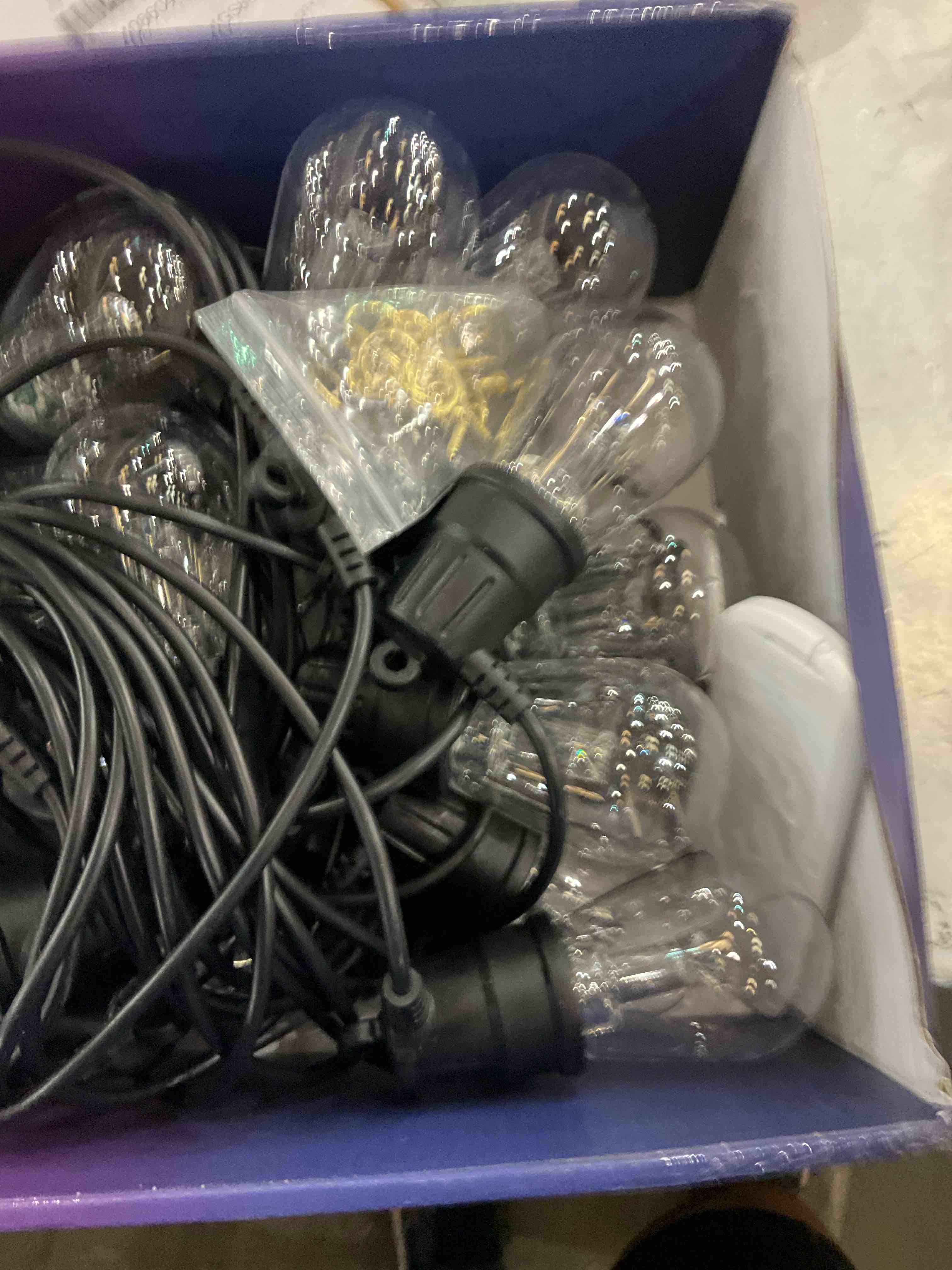 https://s3.amazonaws.com/lotting-images-prod/BargainHunt/EXS01573874_1719581514607.jpeg