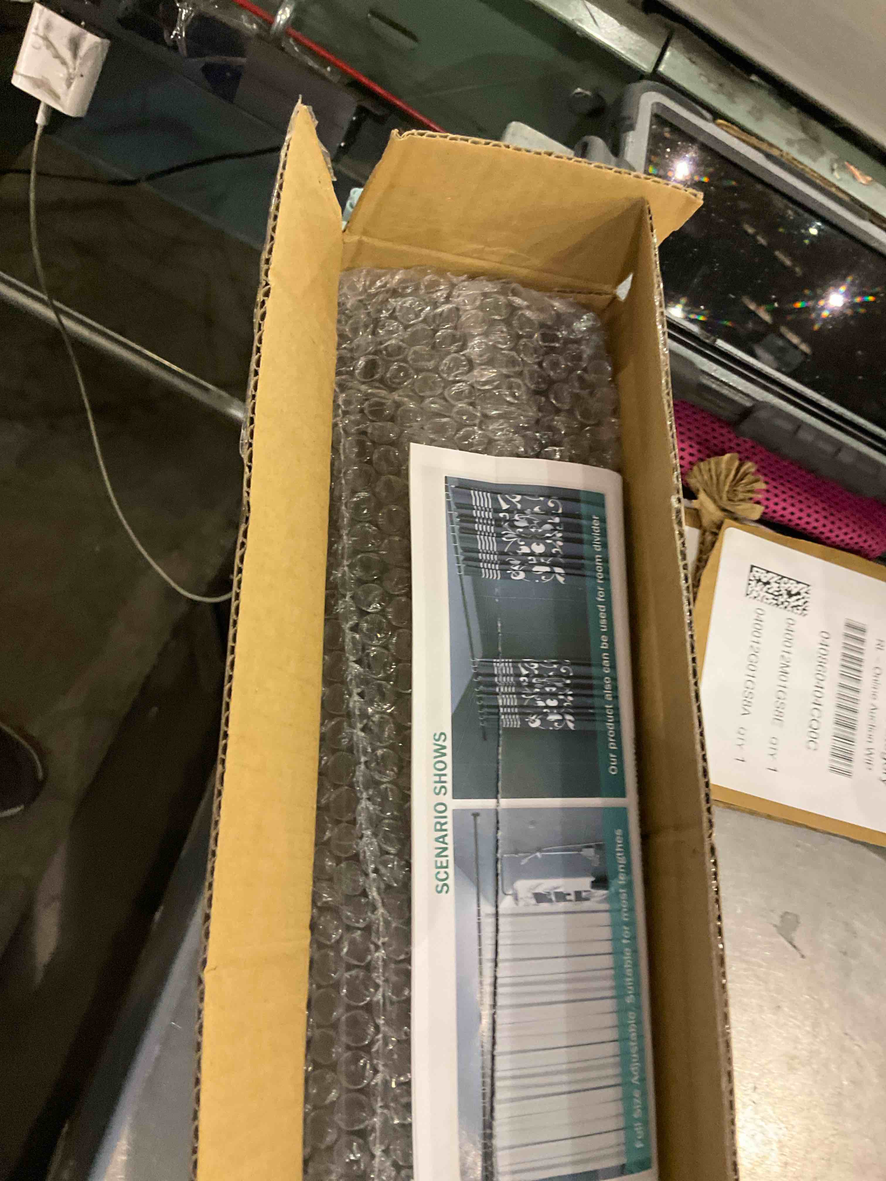 https://s3.amazonaws.com/lotting-images-prod/BargainHunt/EXS01573887_1719575115977.jpeg