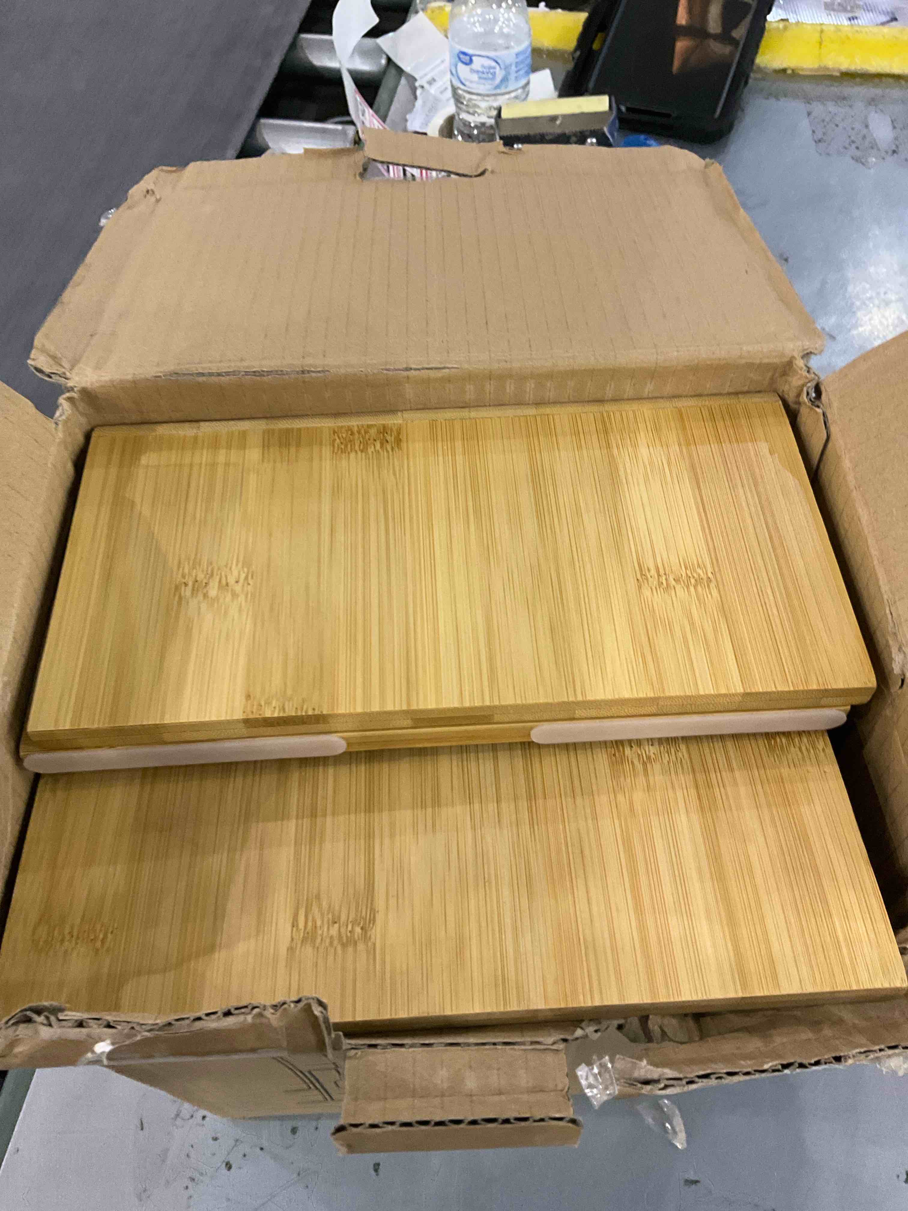 https://s3.amazonaws.com/lotting-images-prod/BargainHunt/EXS01573988_1719575235629.jpeg