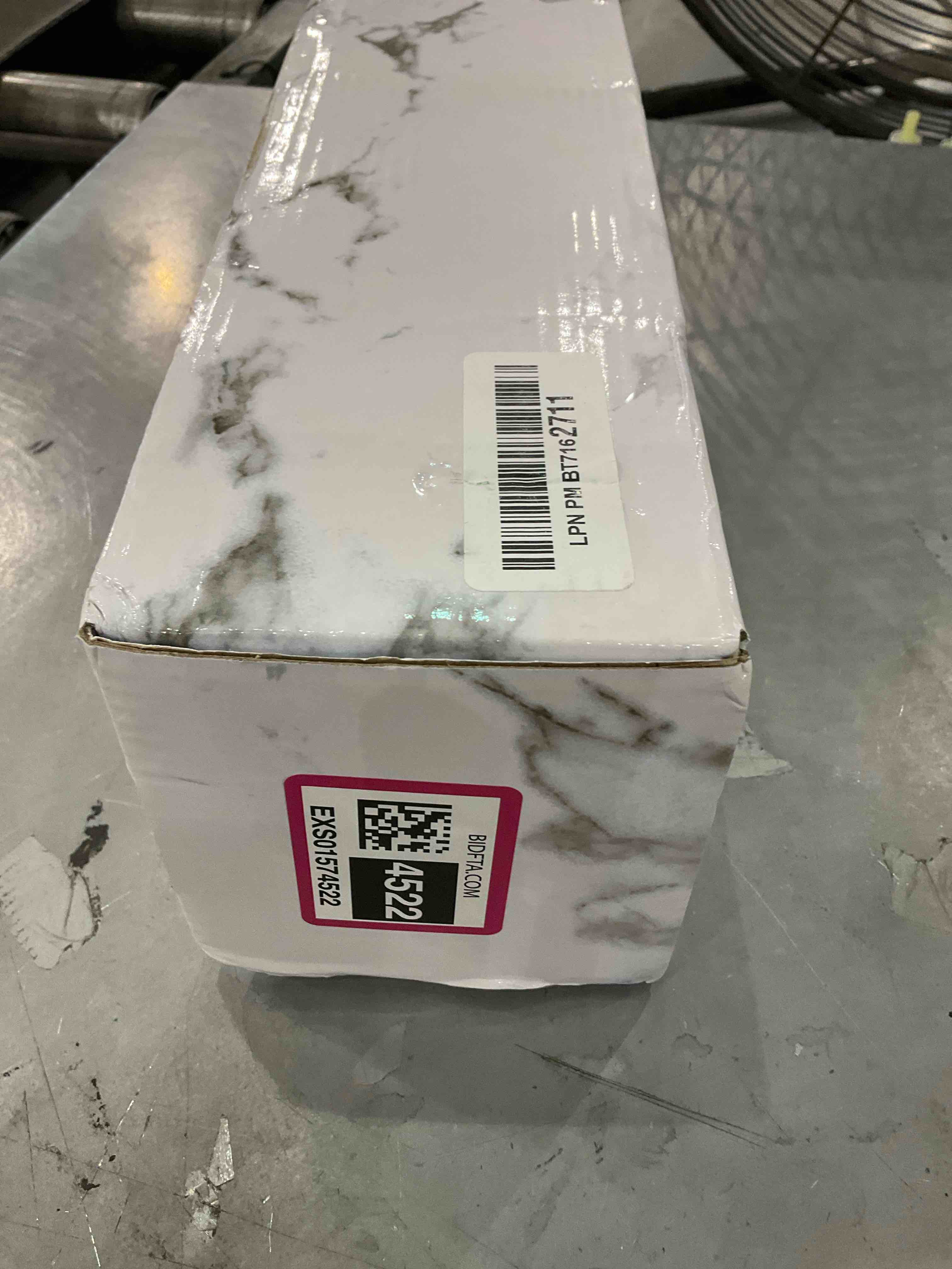 https://s3.amazonaws.com/lotting-images-prod/BargainHunt/EXS01574522_1719402589590.jpeg