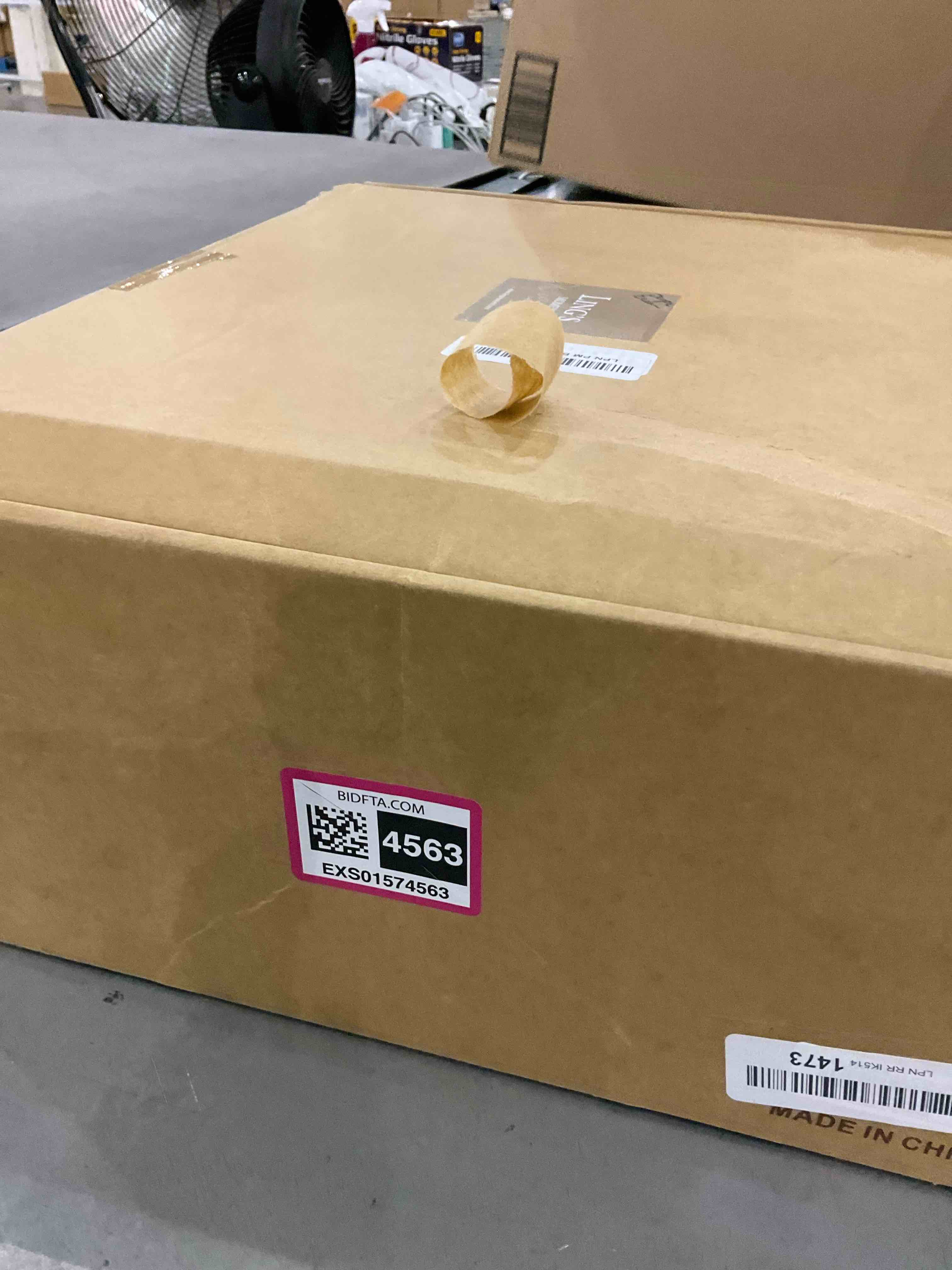 https://s3.amazonaws.com/lotting-images-prod/BargainHunt/EXS01574563_1722339415274.jpeg