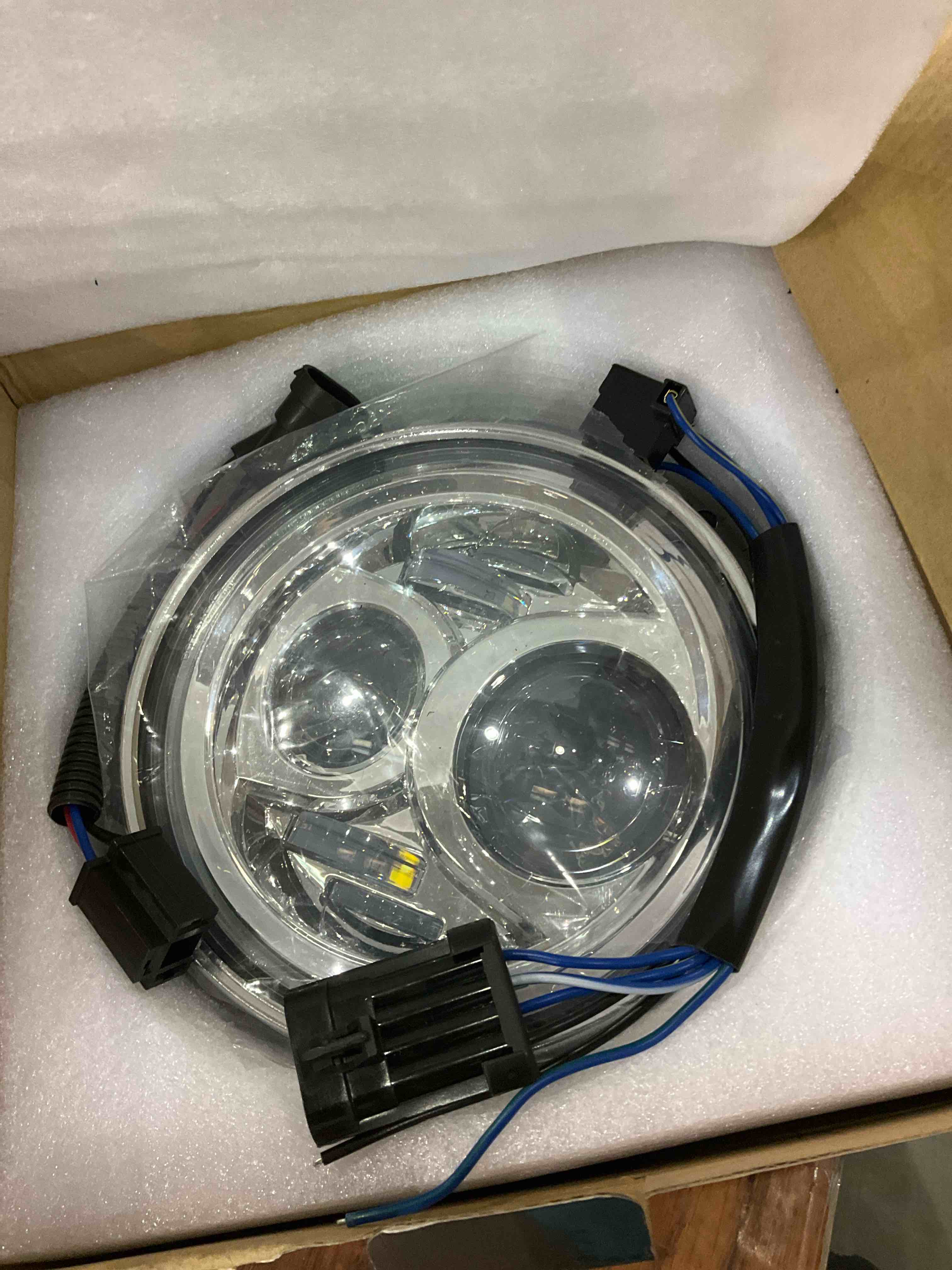 https://s3.amazonaws.com/lotting-images-prod/BargainHunt/EXS01574595_1719832527273.jpeg