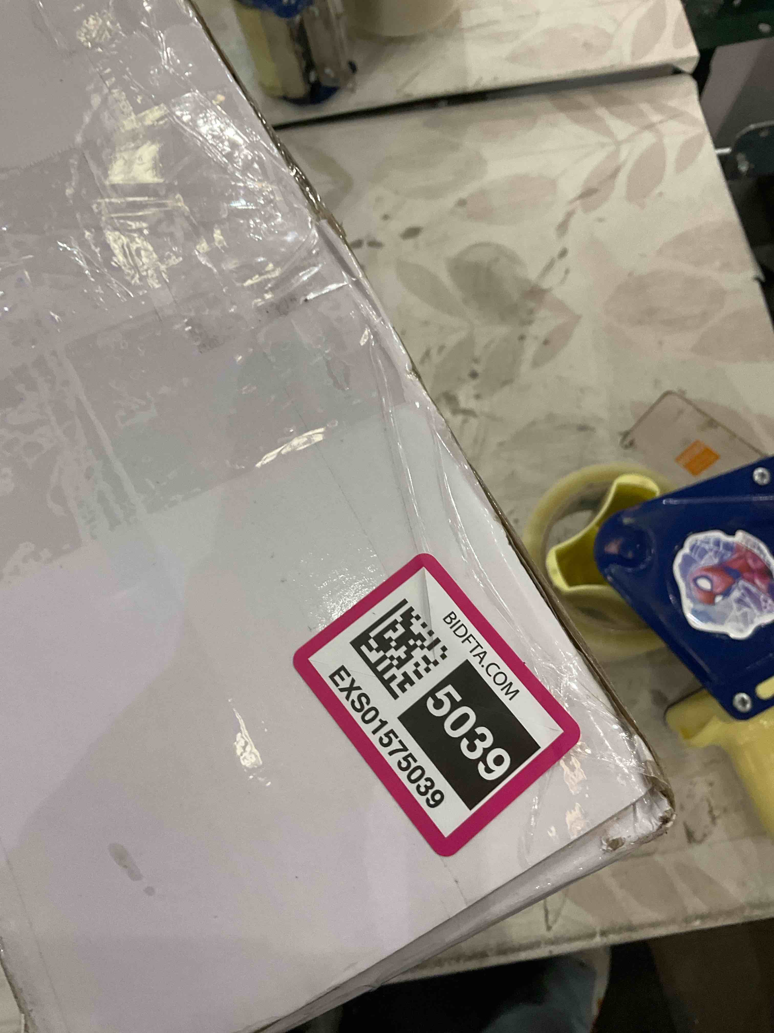 https://s3.amazonaws.com/lotting-images-prod/BargainHunt/EXS01575039_1716900289825.jpeg
