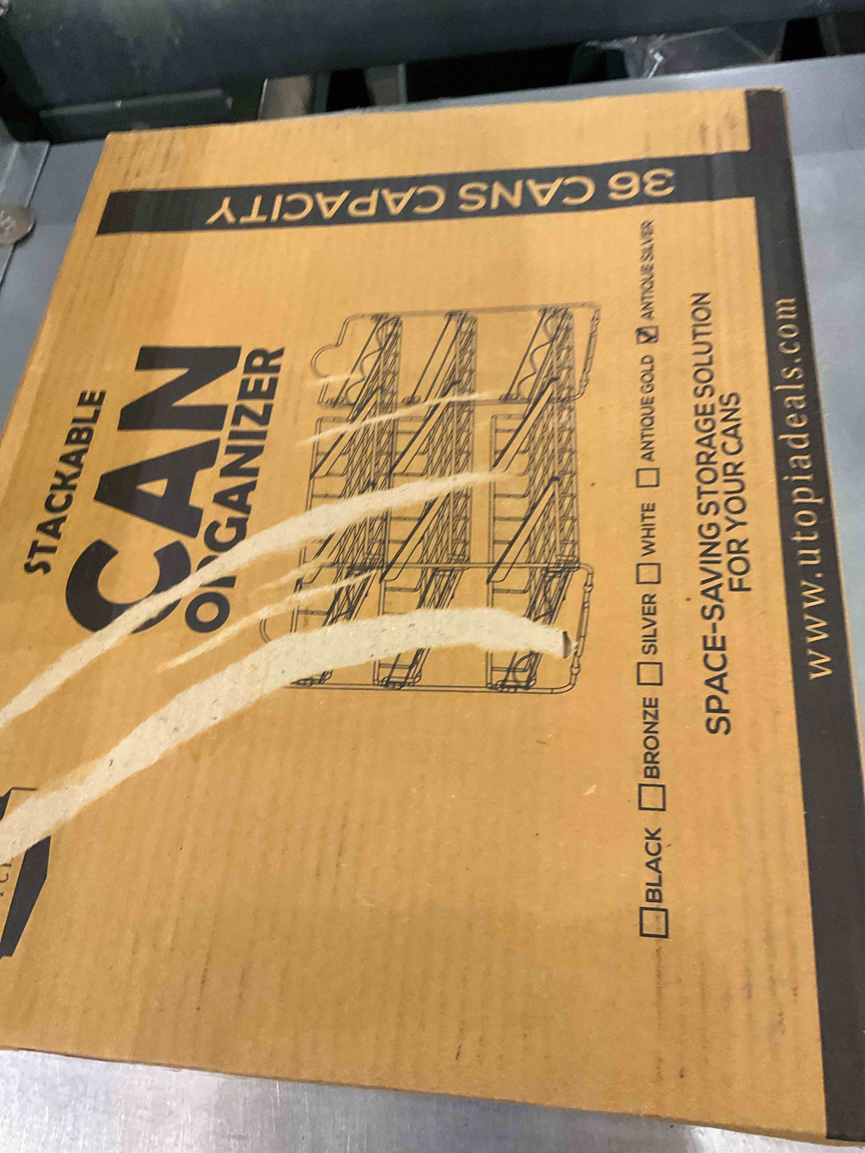 https://s3.amazonaws.com/lotting-images-prod/BargainHunt/EXS01575142_1716987156638.jpeg