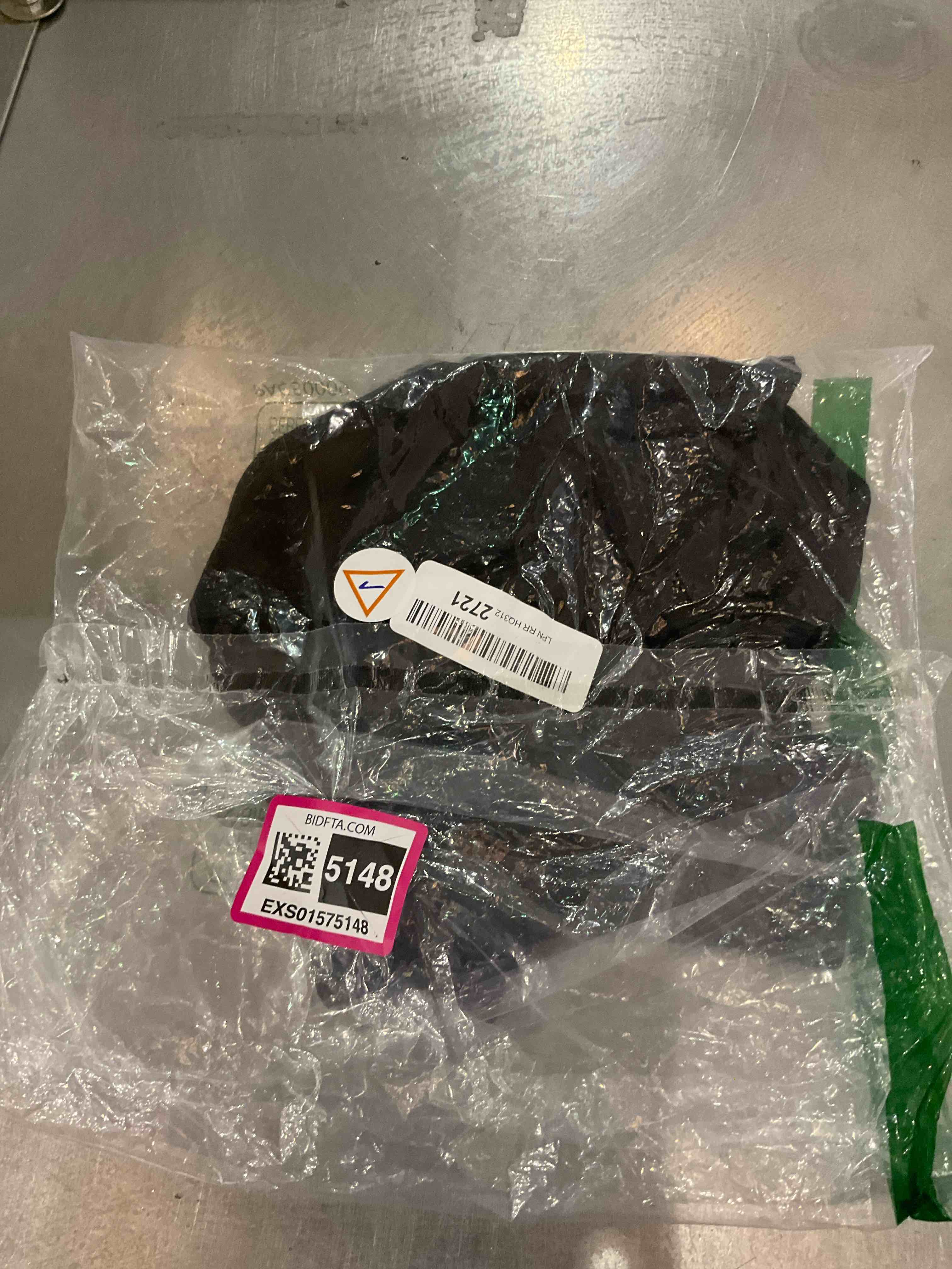 https://s3.amazonaws.com/lotting-images-prod/BargainHunt/EXS01575148_1716989409152.jpeg