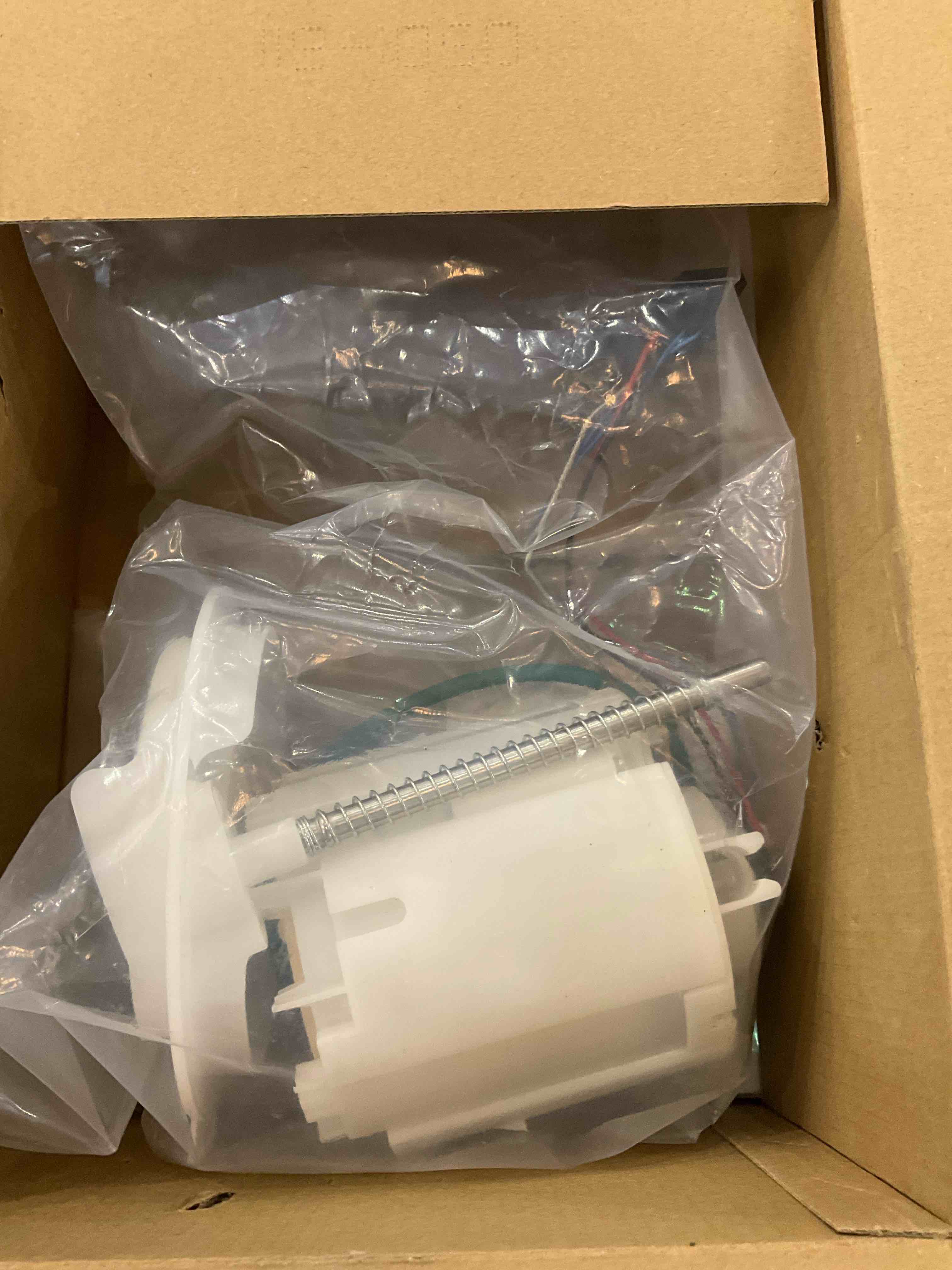 https://s3.amazonaws.com/lotting-images-prod/BargainHunt/EXS01575356_1717176231001.jpeg