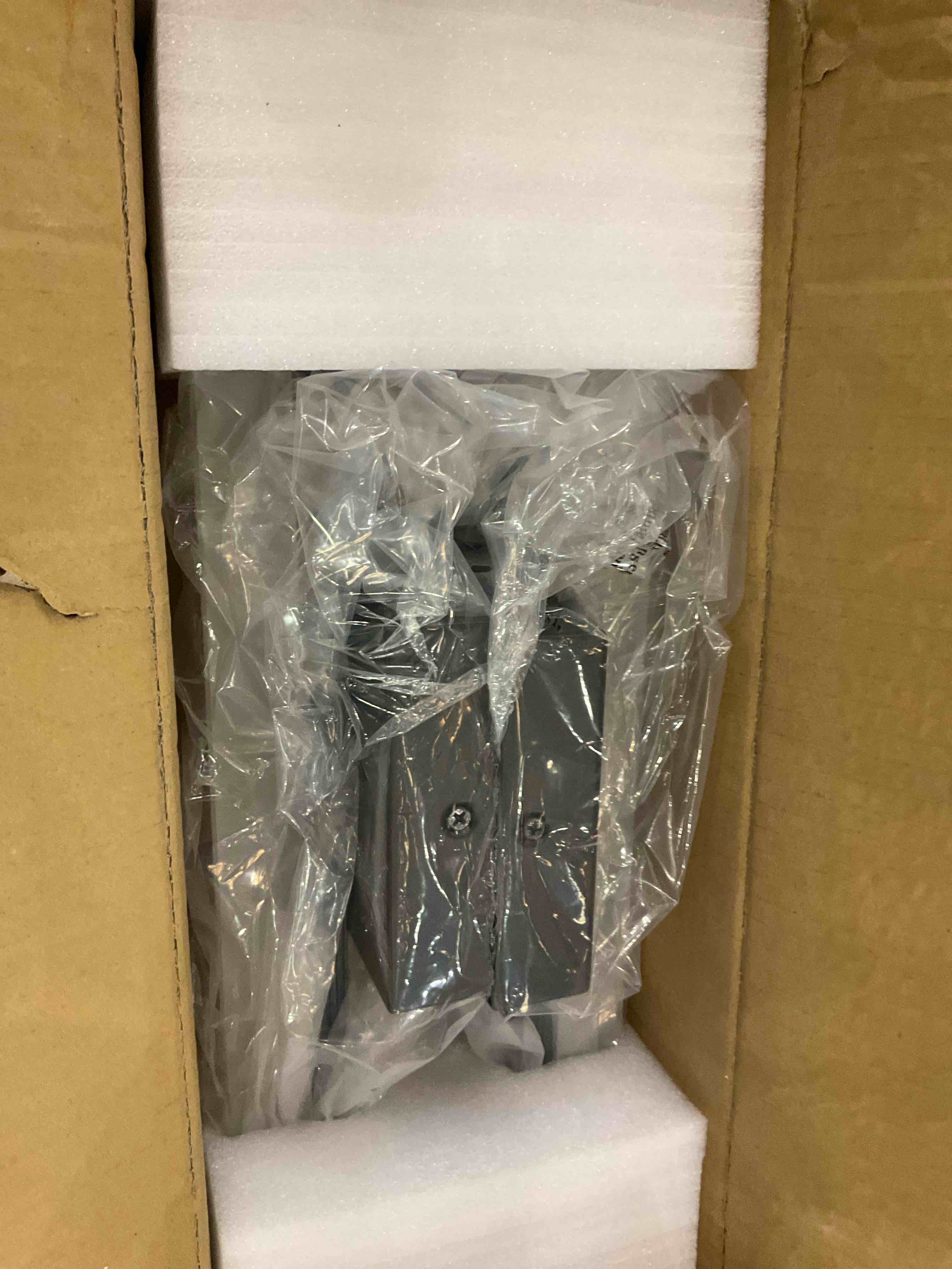 https://s3.amazonaws.com/lotting-images-prod/BargainHunt/EXS01575594_1718113009233.jpeg