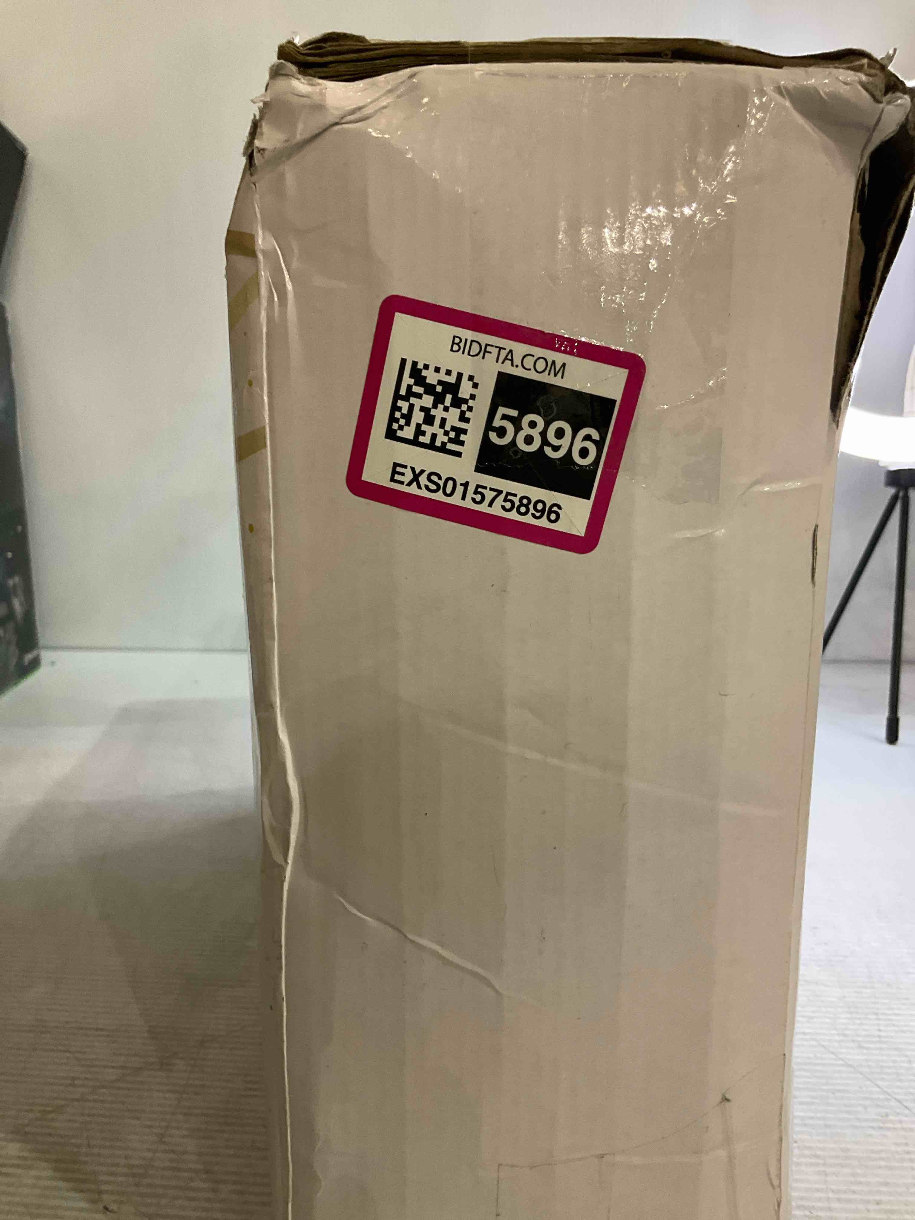 https://s3.amazonaws.com/lotting-images-prod/BargainHunt/EXS01575896_1719921131897.jpeg