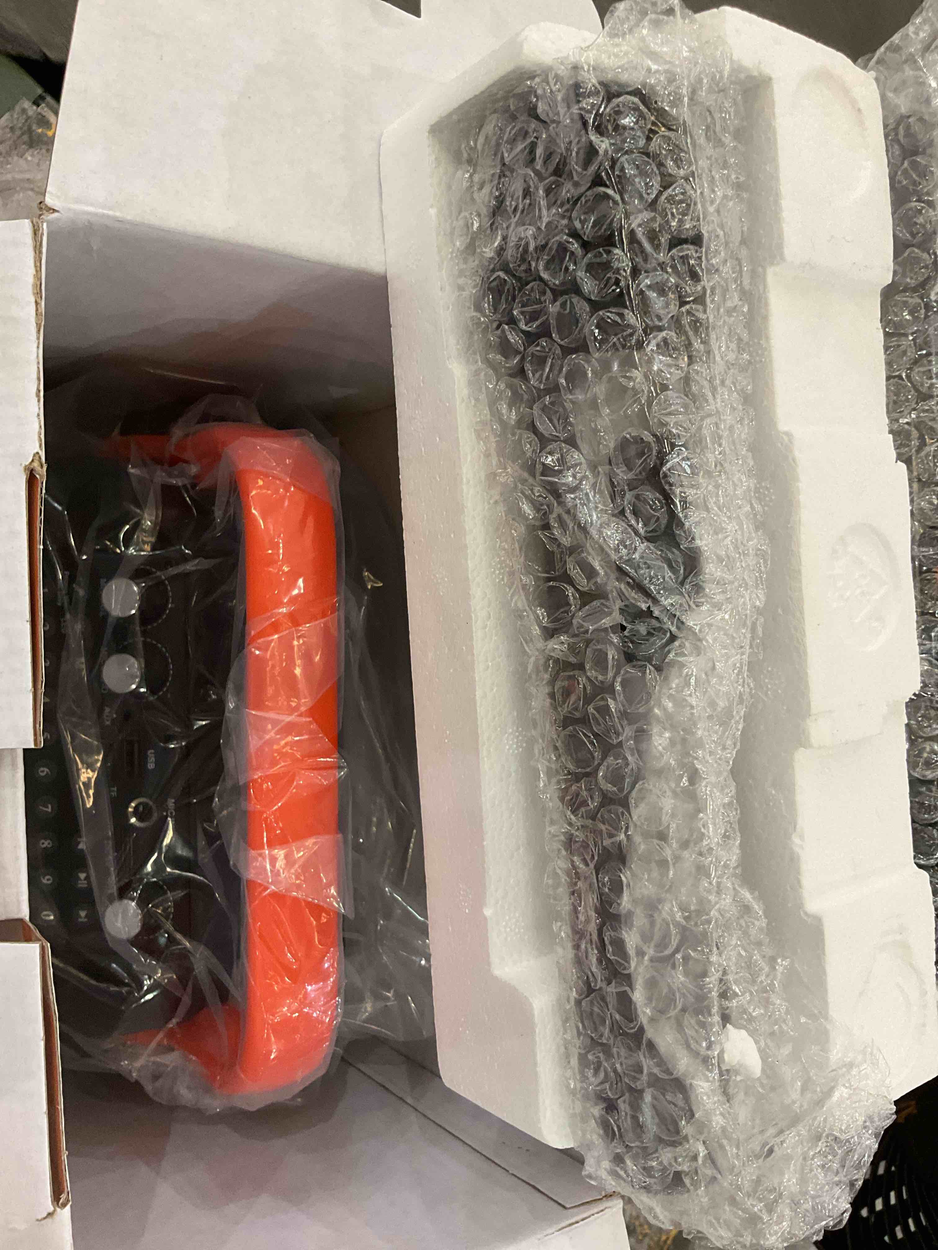 https://s3.amazonaws.com/lotting-images-prod/BargainHunt/EXS01576042_1717081395079.jpeg