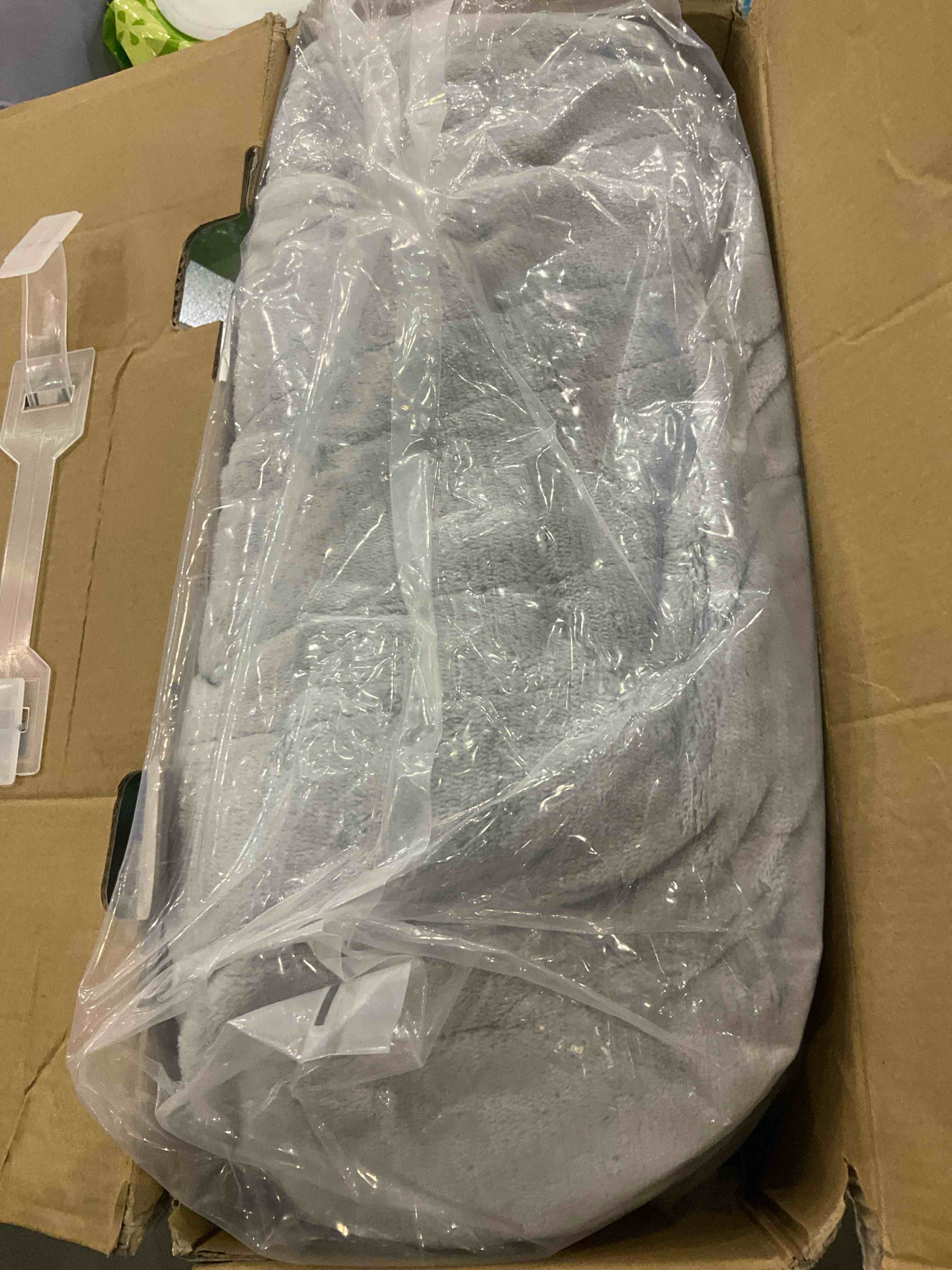 https://s3.amazonaws.com/lotting-images-prod/BargainHunt/EXS01576424_1718366426065.jpeg