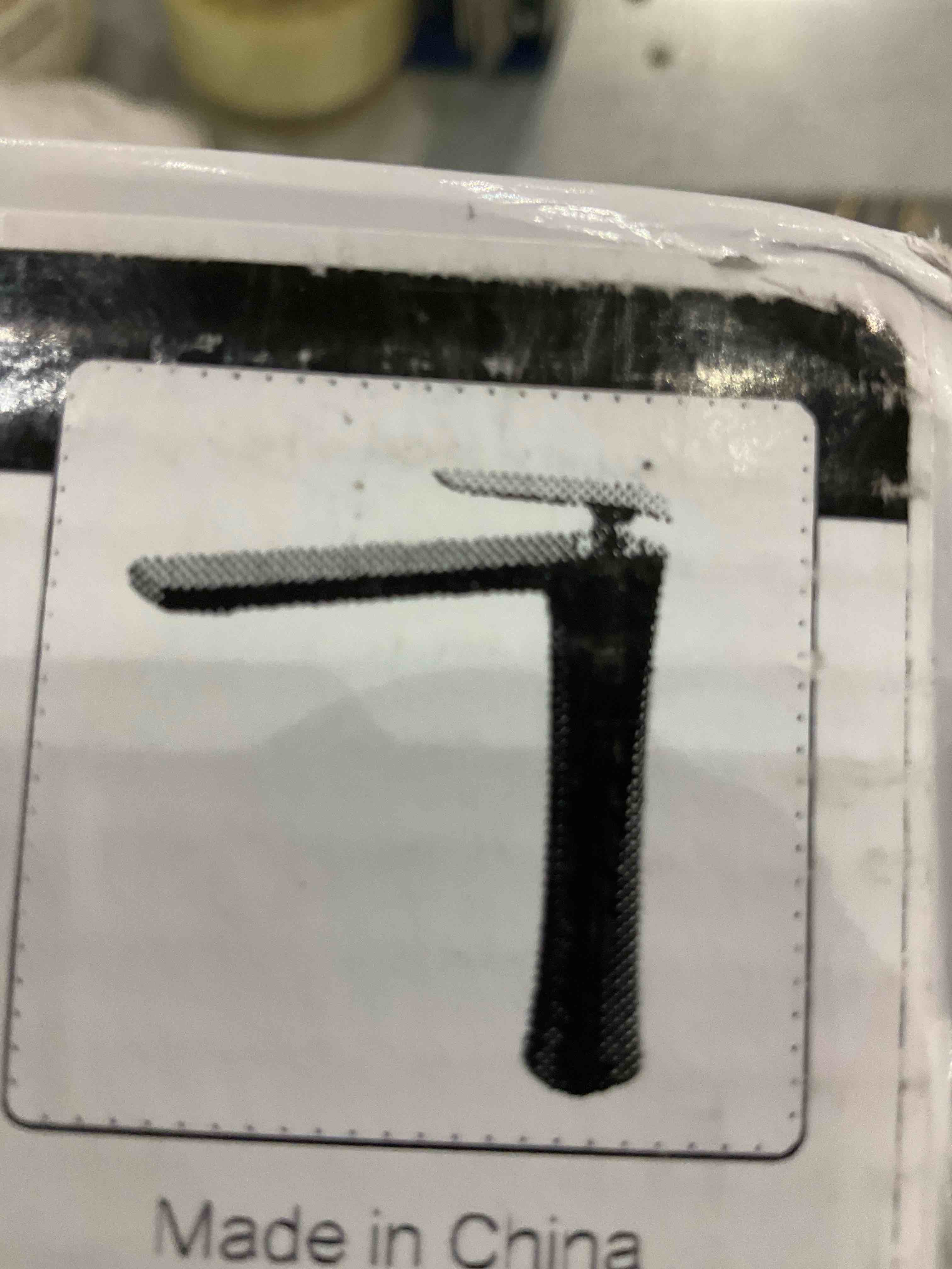 https://s3.amazonaws.com/lotting-images-prod/BargainHunt/EXS01576596_1716463197259.jpeg
