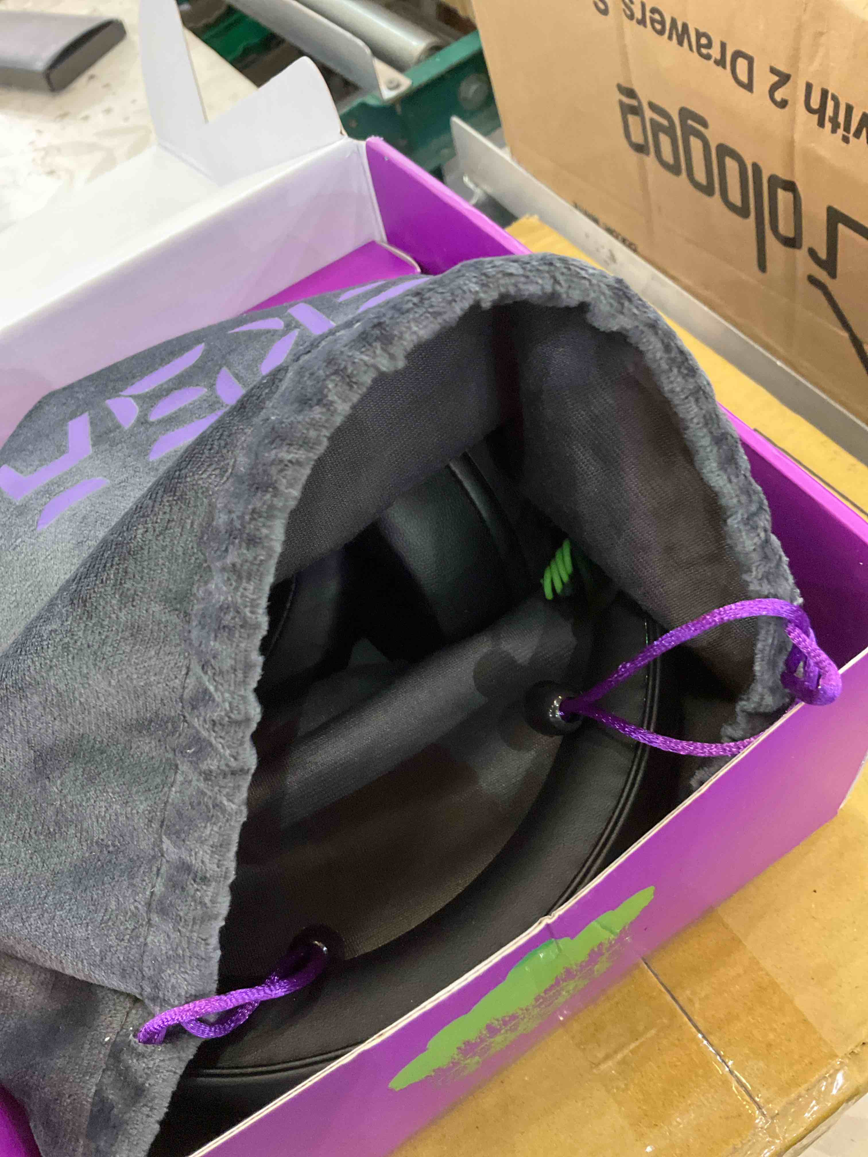 https://s3.amazonaws.com/lotting-images-prod/BargainHunt/EXS01576623_1716906350219.jpeg