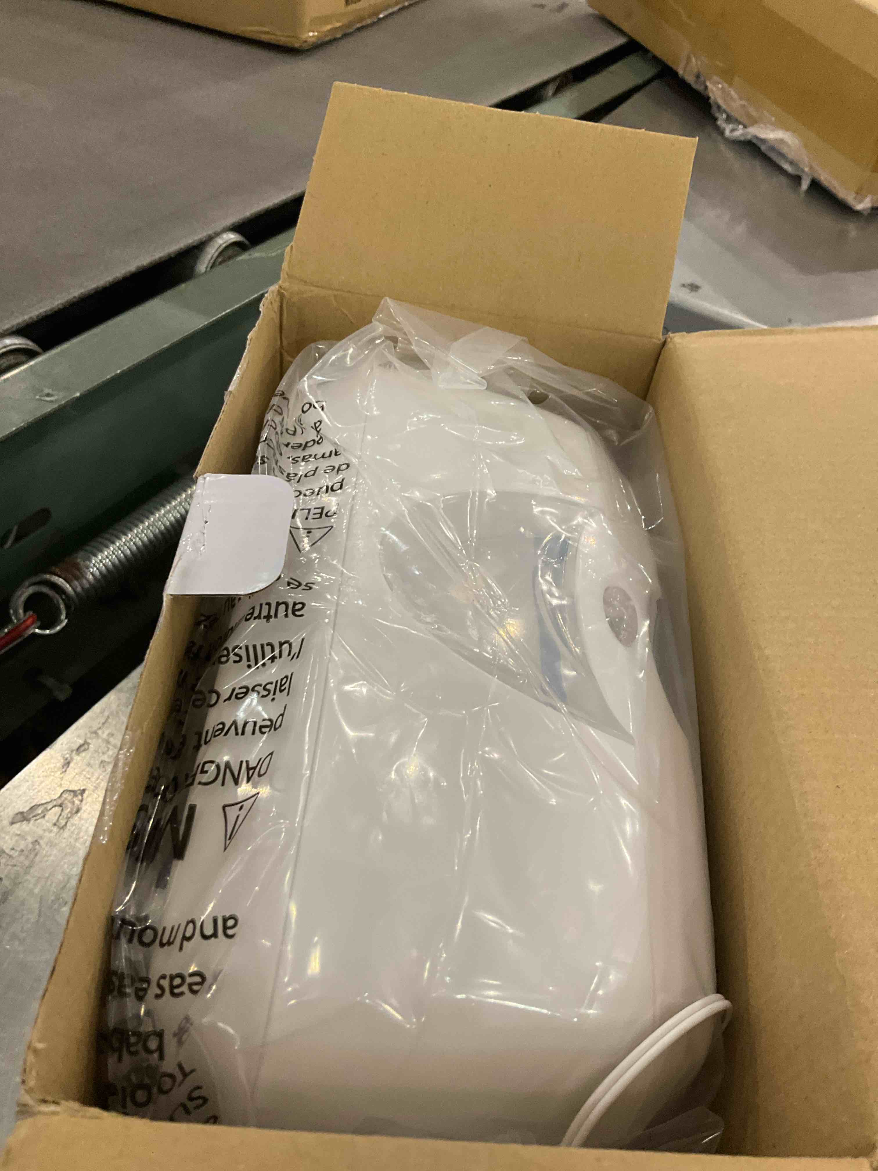 https://s3.amazonaws.com/lotting-images-prod/BargainHunt/EXS01577087_1718712995601.jpeg