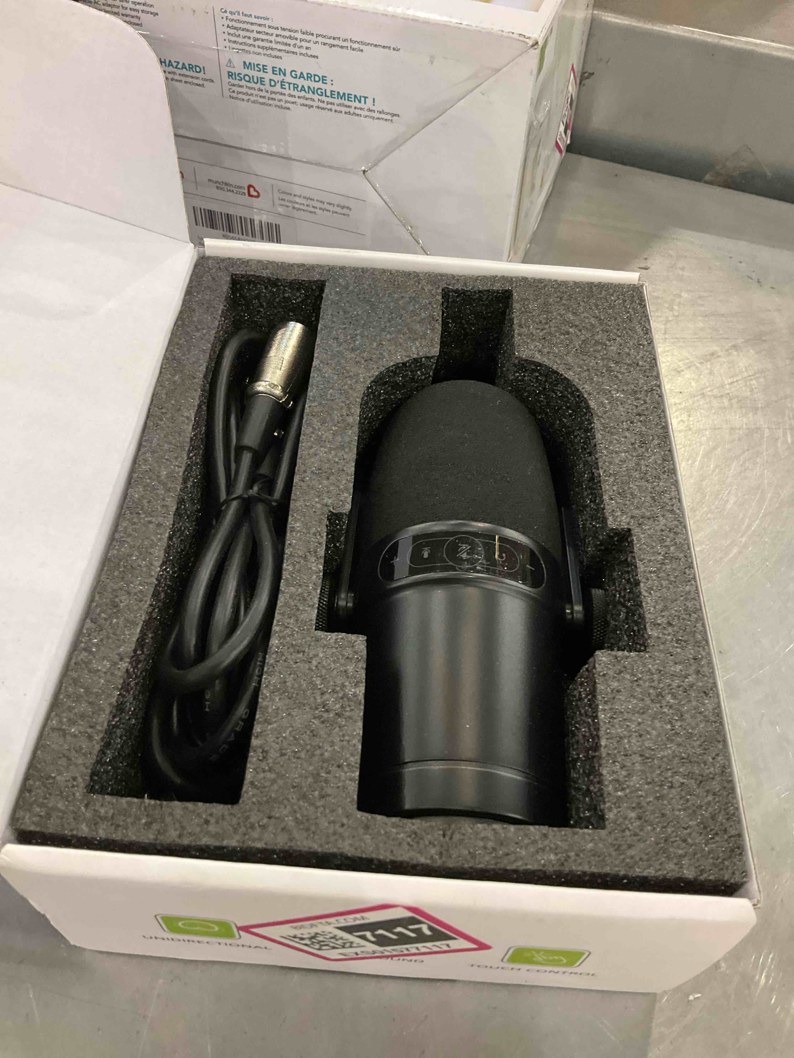 https://s3.amazonaws.com/lotting-images-prod/BargainHunt/EXS01577117_1718712887867.jpeg