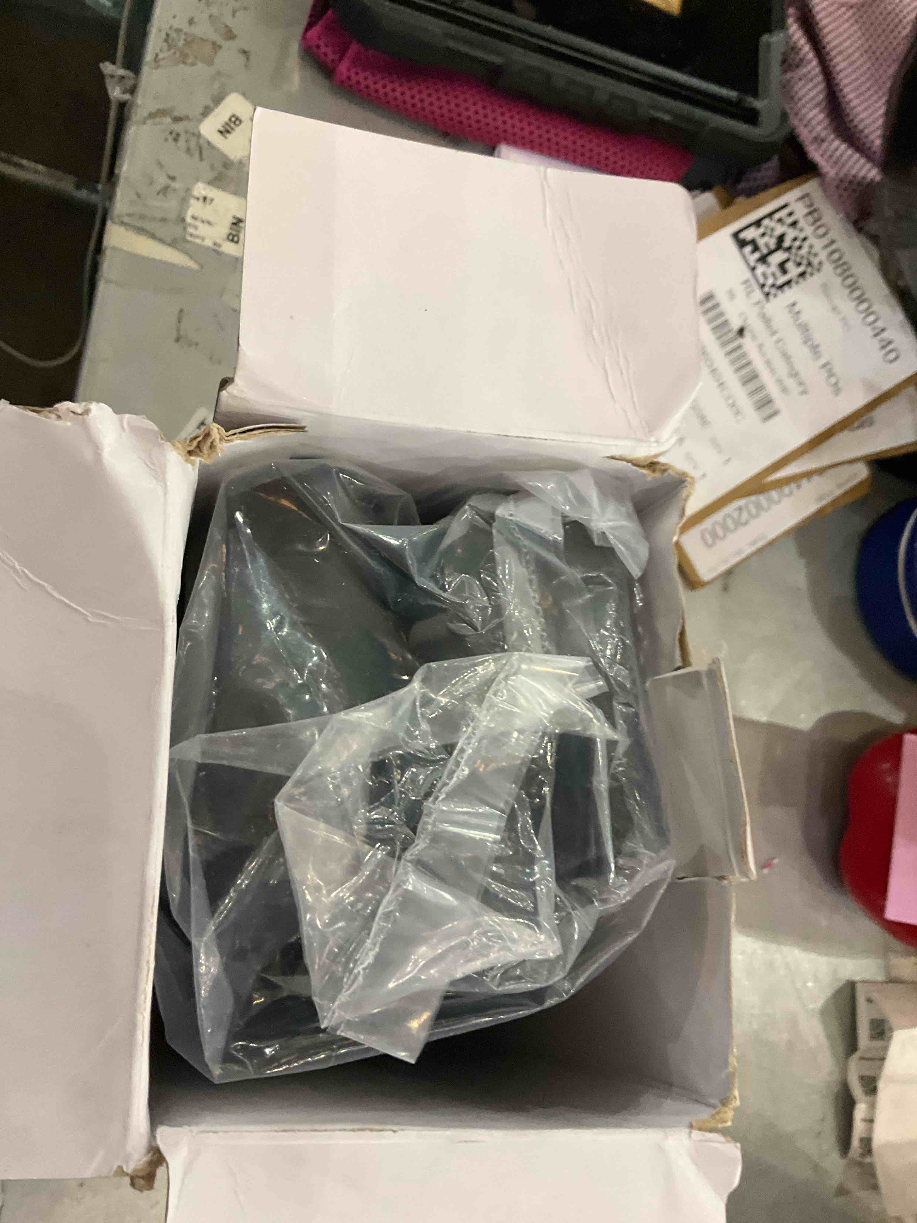 https://s3.amazonaws.com/lotting-images-prod/BargainHunt/EXS01577309_1719581076624.jpeg