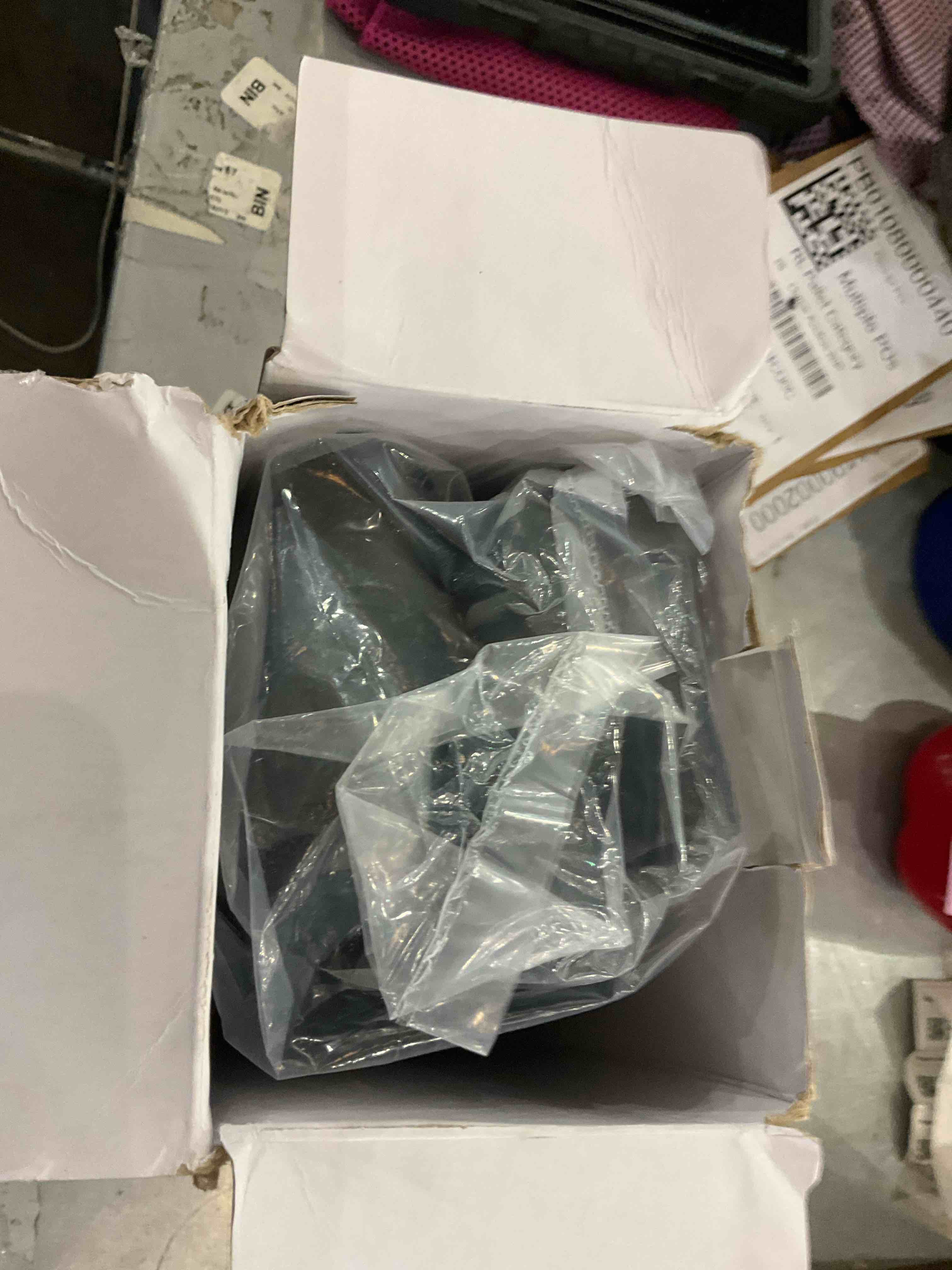 https://s3.amazonaws.com/lotting-images-prod/BargainHunt/EXS01577309_1719581077492.jpeg