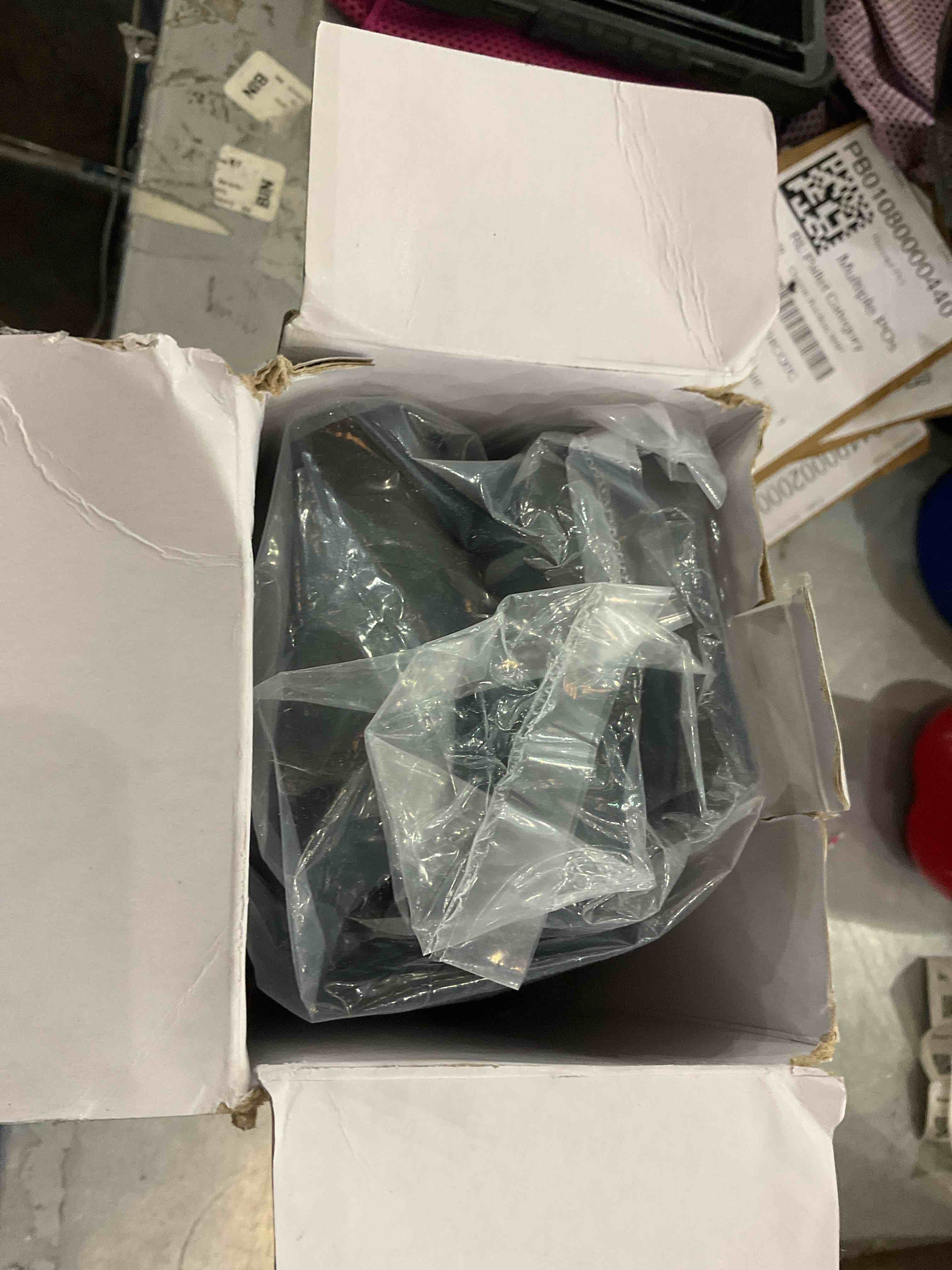 https://s3.amazonaws.com/lotting-images-prod/BargainHunt/EXS01577309_1719581079438.jpeg