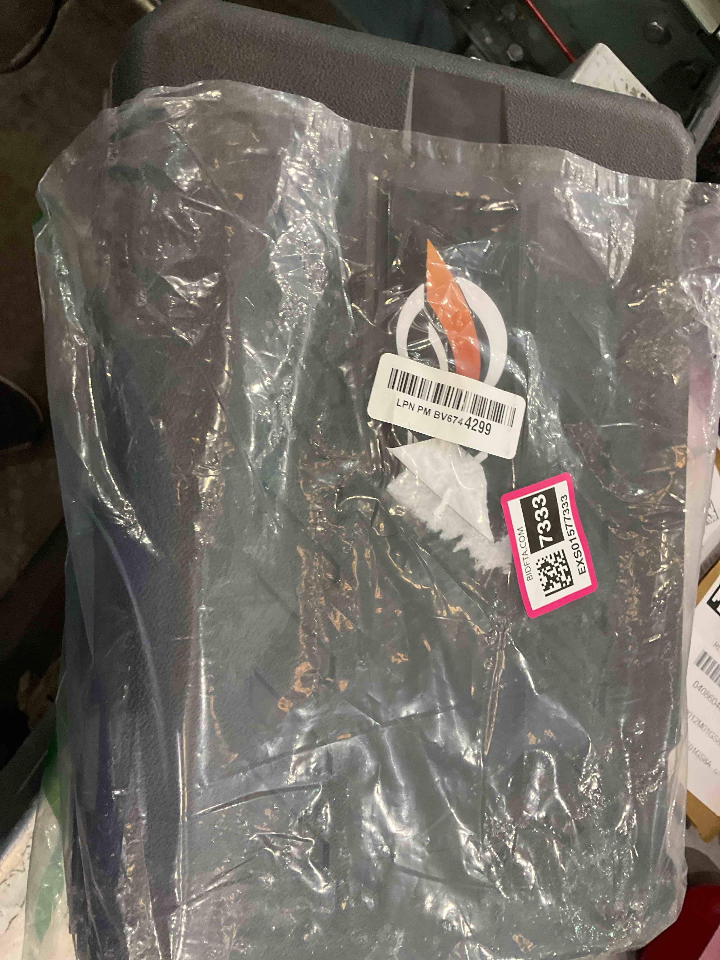 https://s3.amazonaws.com/lotting-images-prod/BargainHunt/EXS01577333_1719578328398.jpeg