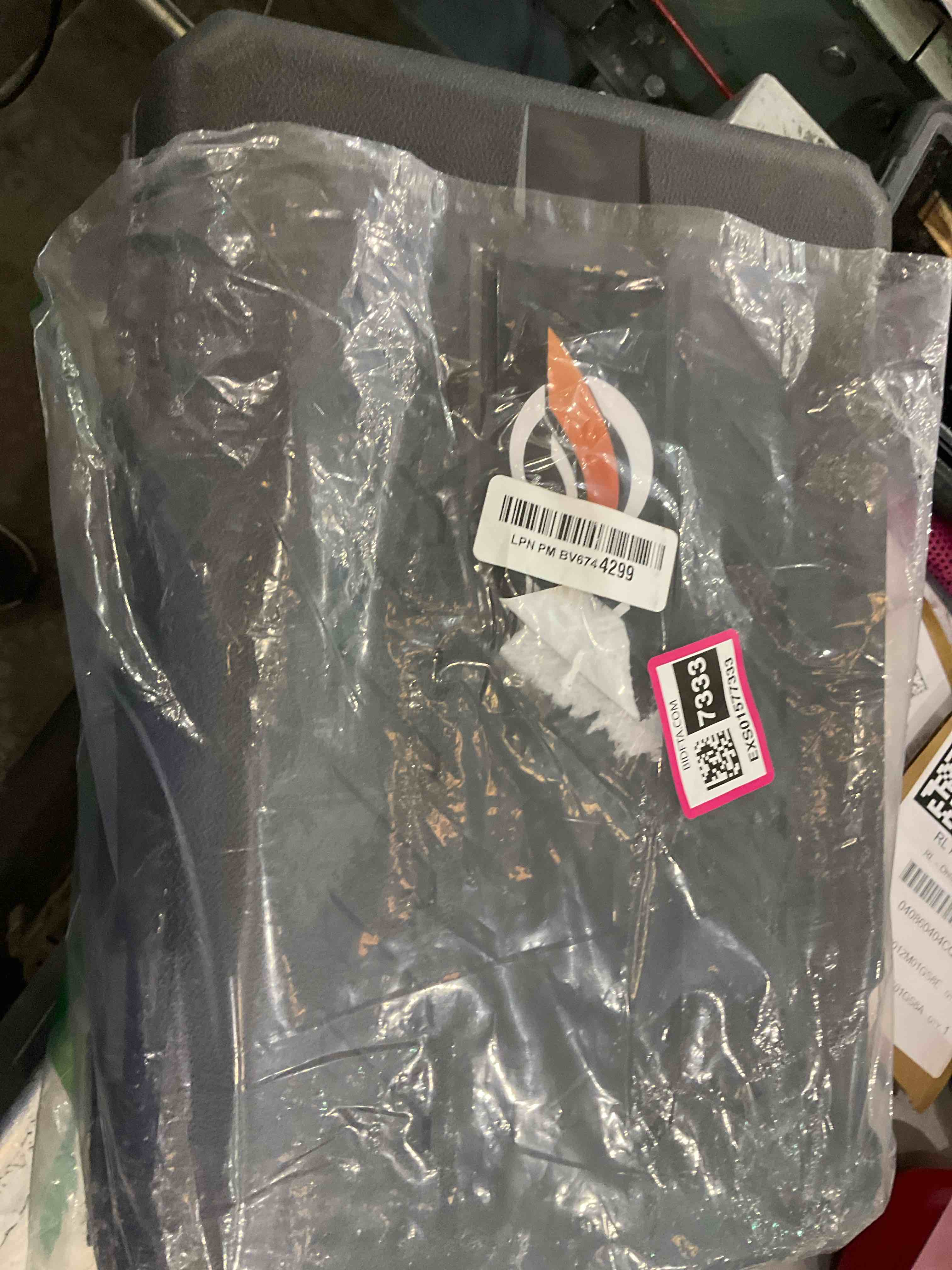 https://s3.amazonaws.com/lotting-images-prod/BargainHunt/EXS01577333_1719578329411.jpeg