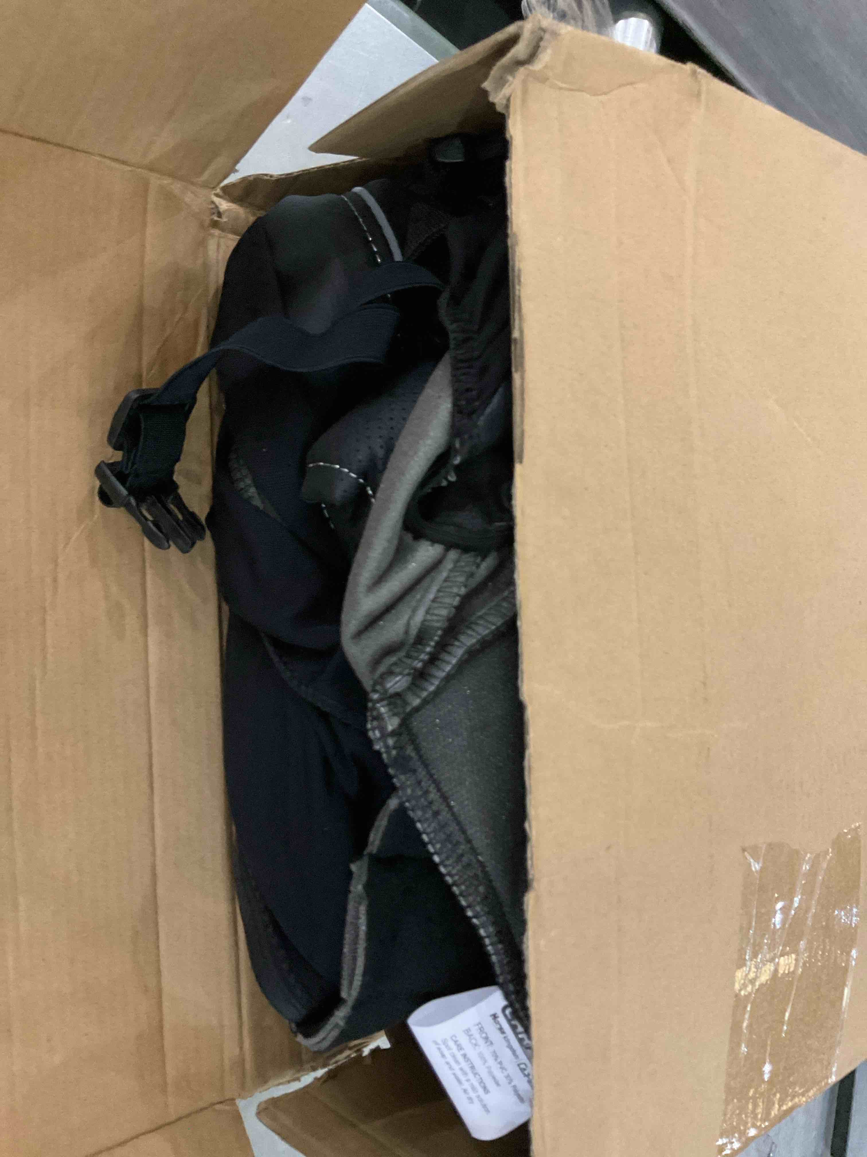 https://s3.amazonaws.com/lotting-images-prod/BargainHunt/EXS01577348_1719499141499.jpeg