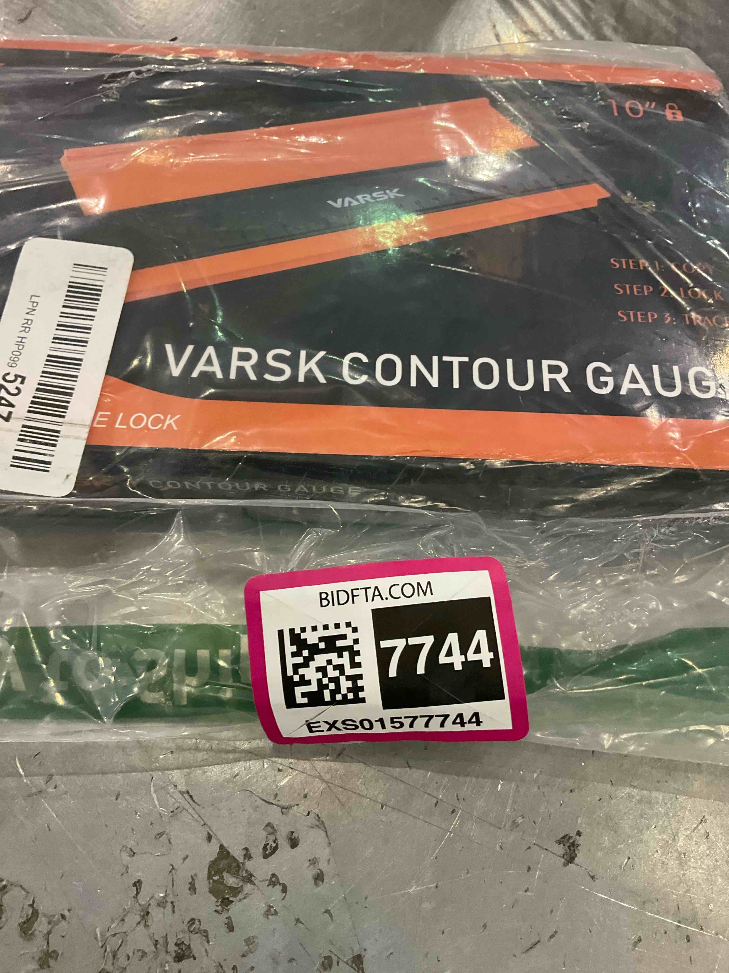 https://s3.amazonaws.com/lotting-images-prod/BargainHunt/EXS01577744_1716298552547.jpeg