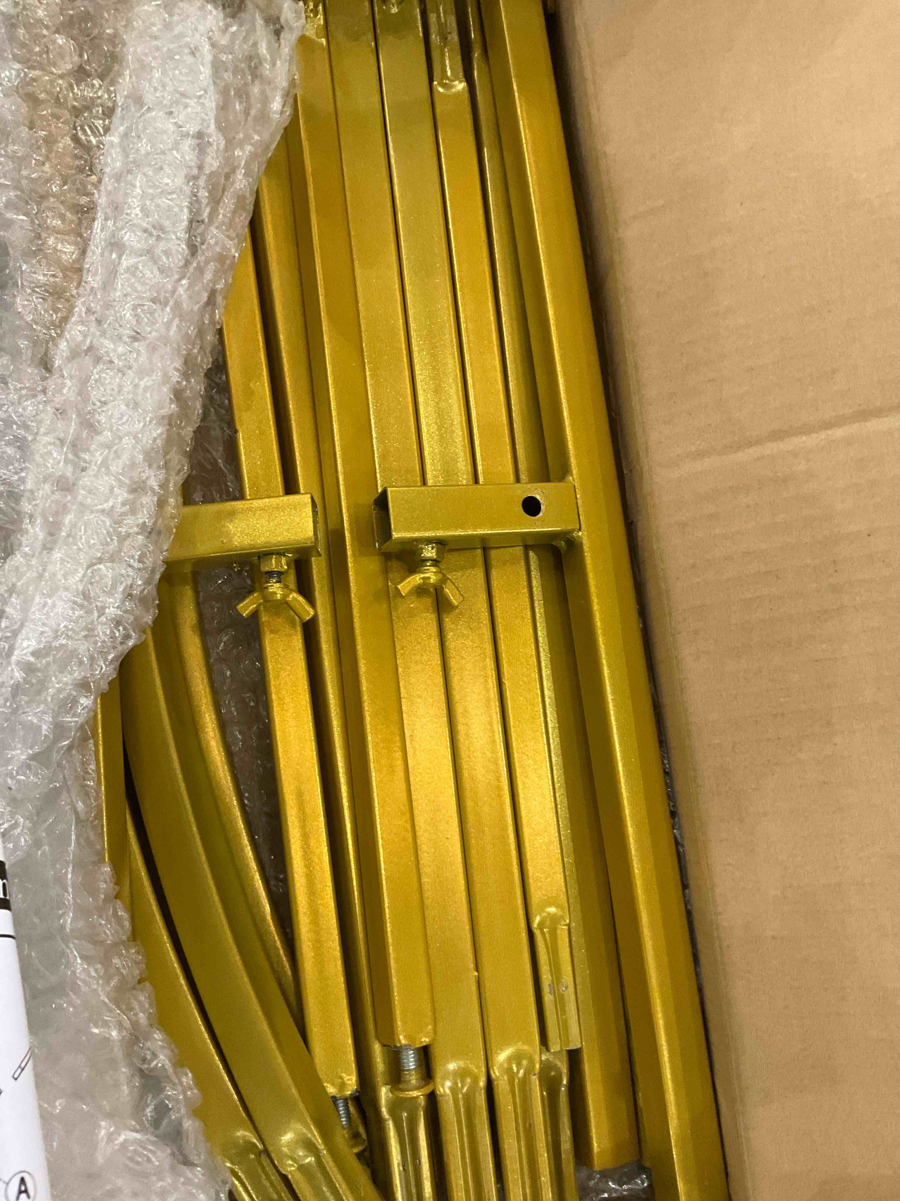https://s3.amazonaws.com/lotting-images-prod/BargainHunt/EXS01578067_1717081818430.jpeg