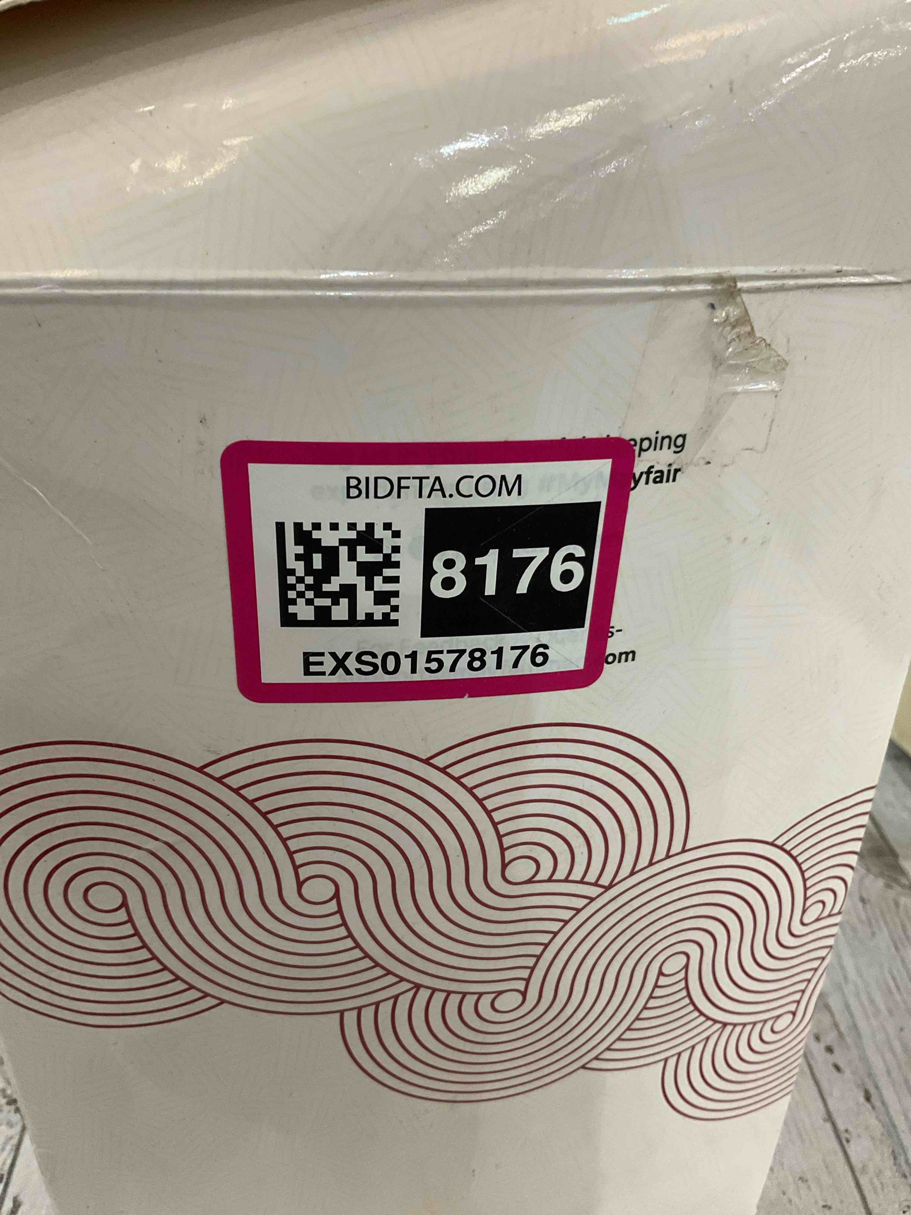 https://s3.amazonaws.com/lotting-images-prod/BargainHunt/EXS01578176_1717176706421.jpeg