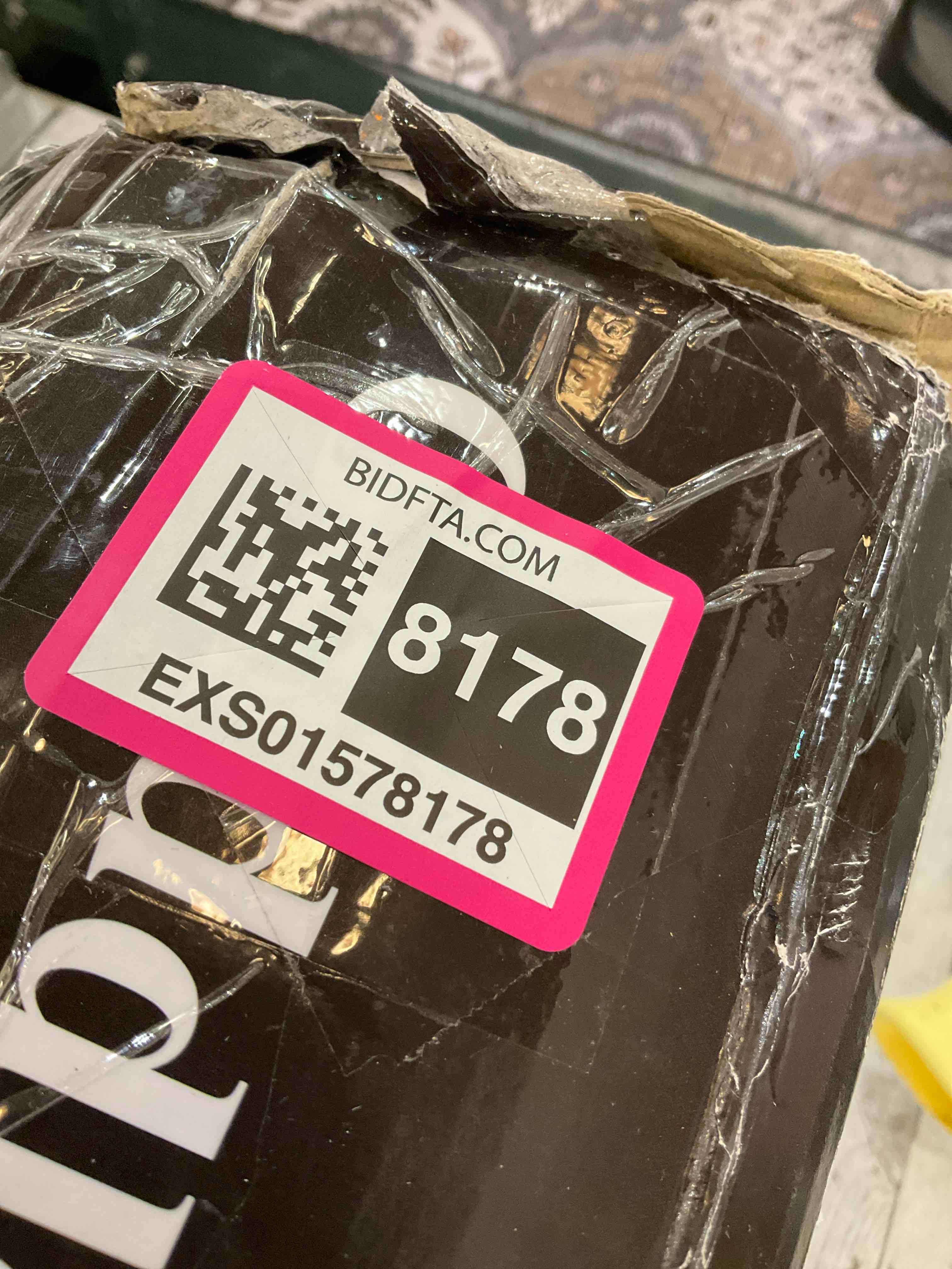 https://s3.amazonaws.com/lotting-images-prod/BargainHunt/EXS01578178_1717177829316.jpeg