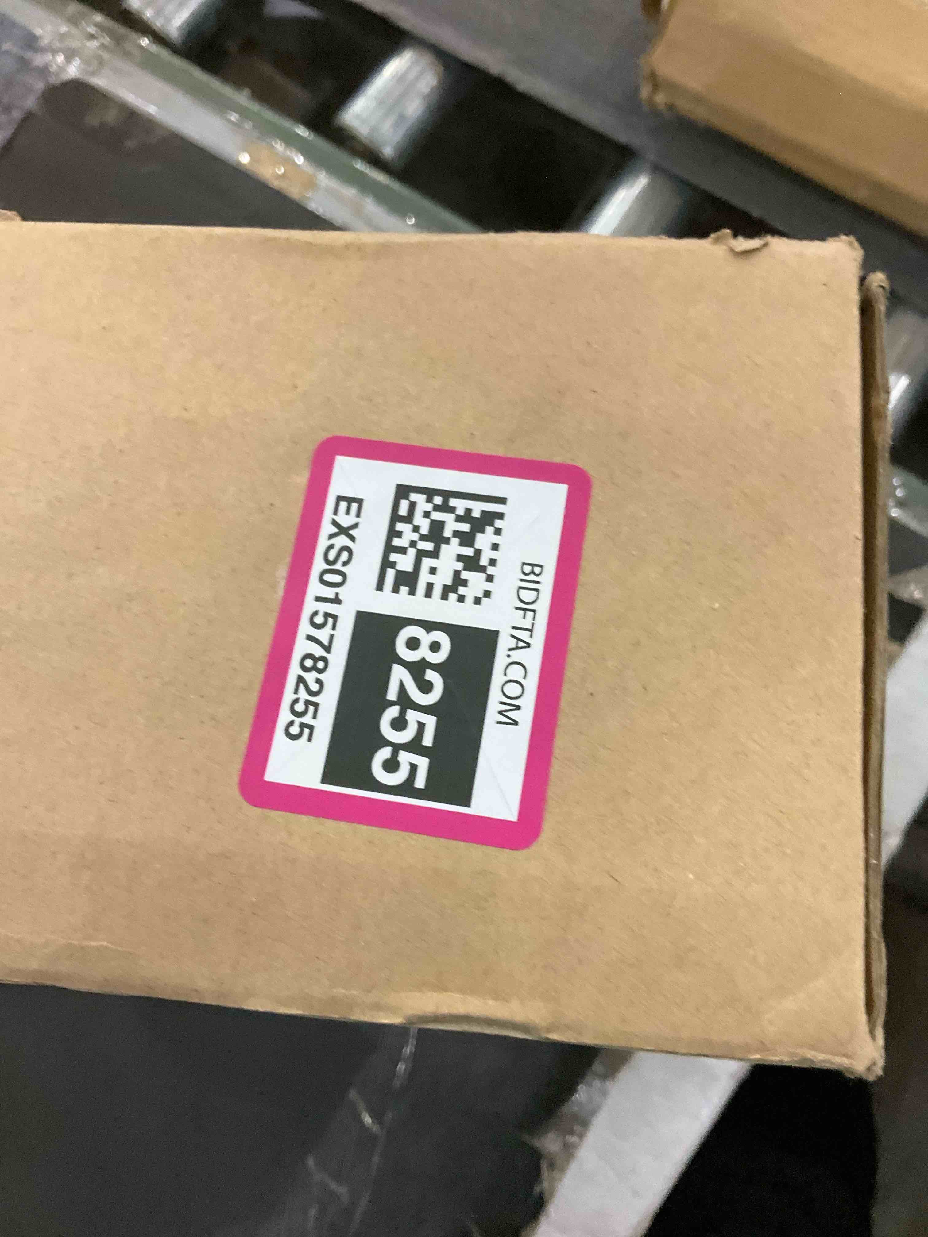 https://s3.amazonaws.com/lotting-images-prod/BargainHunt/EXS01578255_1718280149455.jpeg