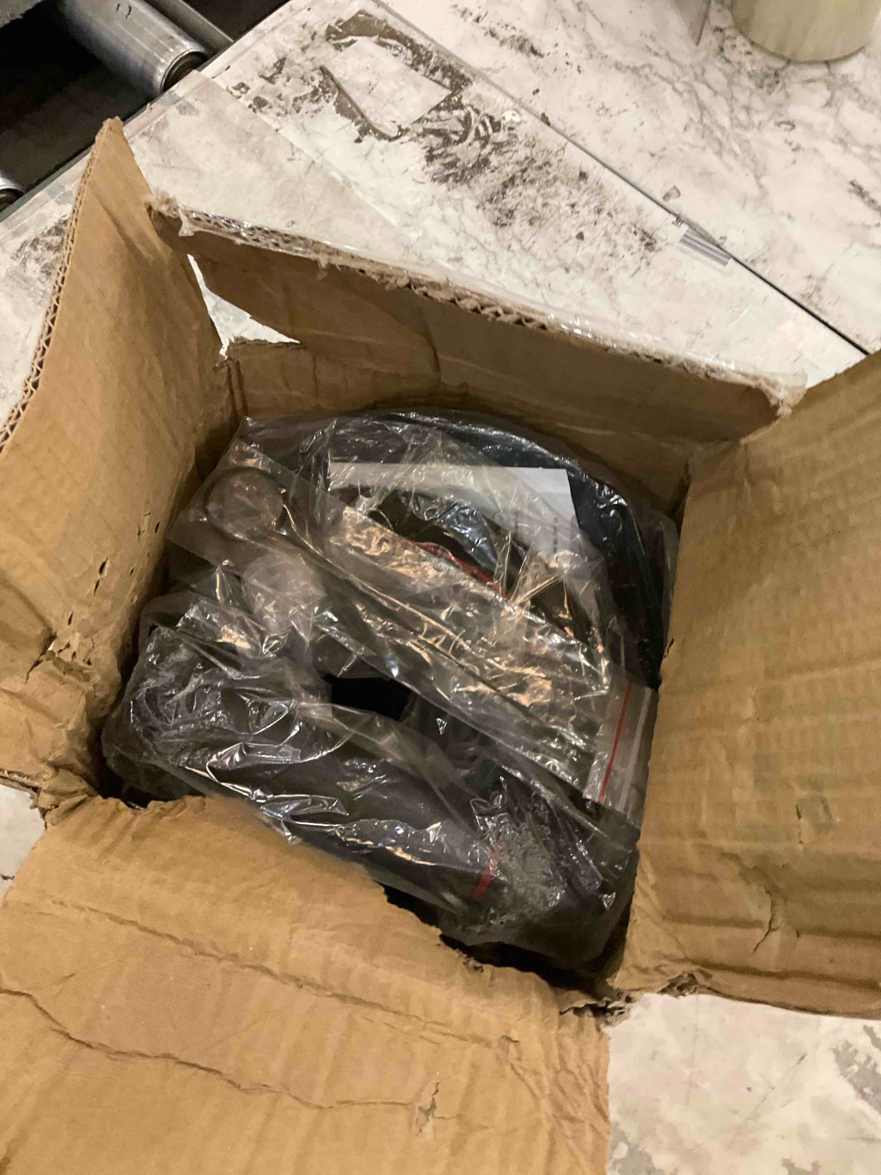 https://s3.amazonaws.com/lotting-images-prod/BargainHunt/EXS01578290_1718204019382.jpeg