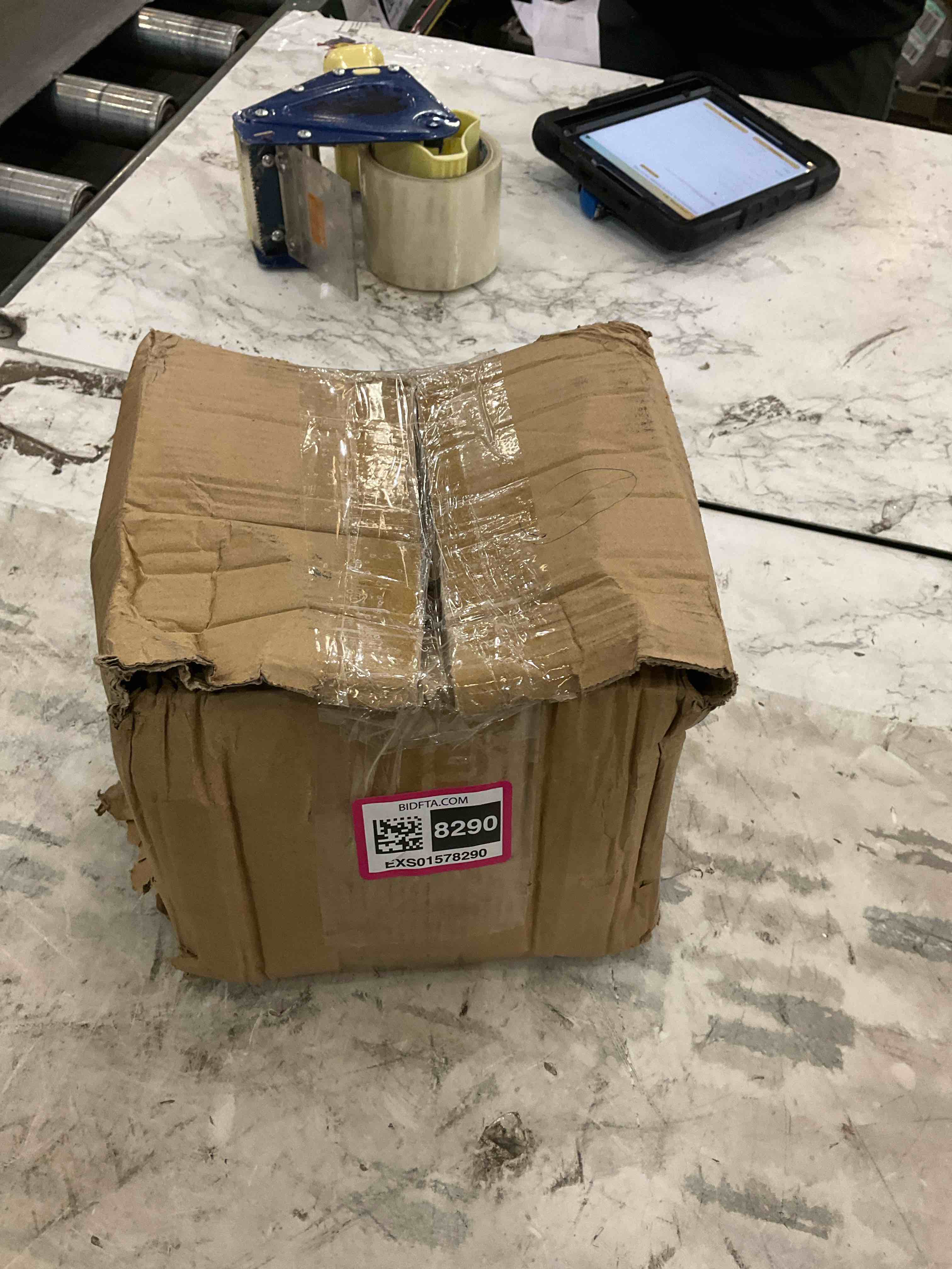 https://s3.amazonaws.com/lotting-images-prod/BargainHunt/EXS01578290_1718204036548.jpeg