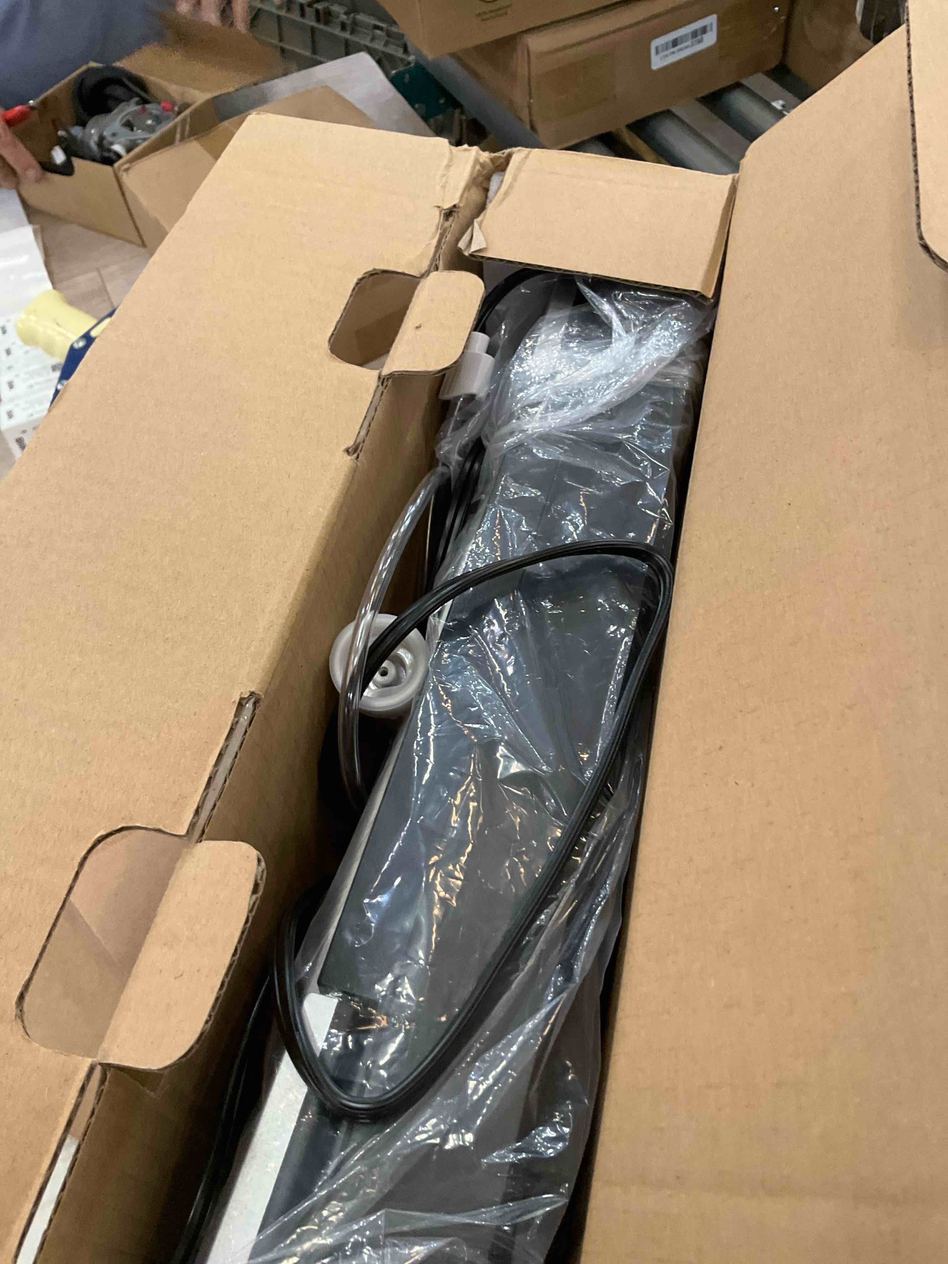 https://s3.amazonaws.com/lotting-images-prod/BargainHunt/EXS01578318_1718126691821.jpeg