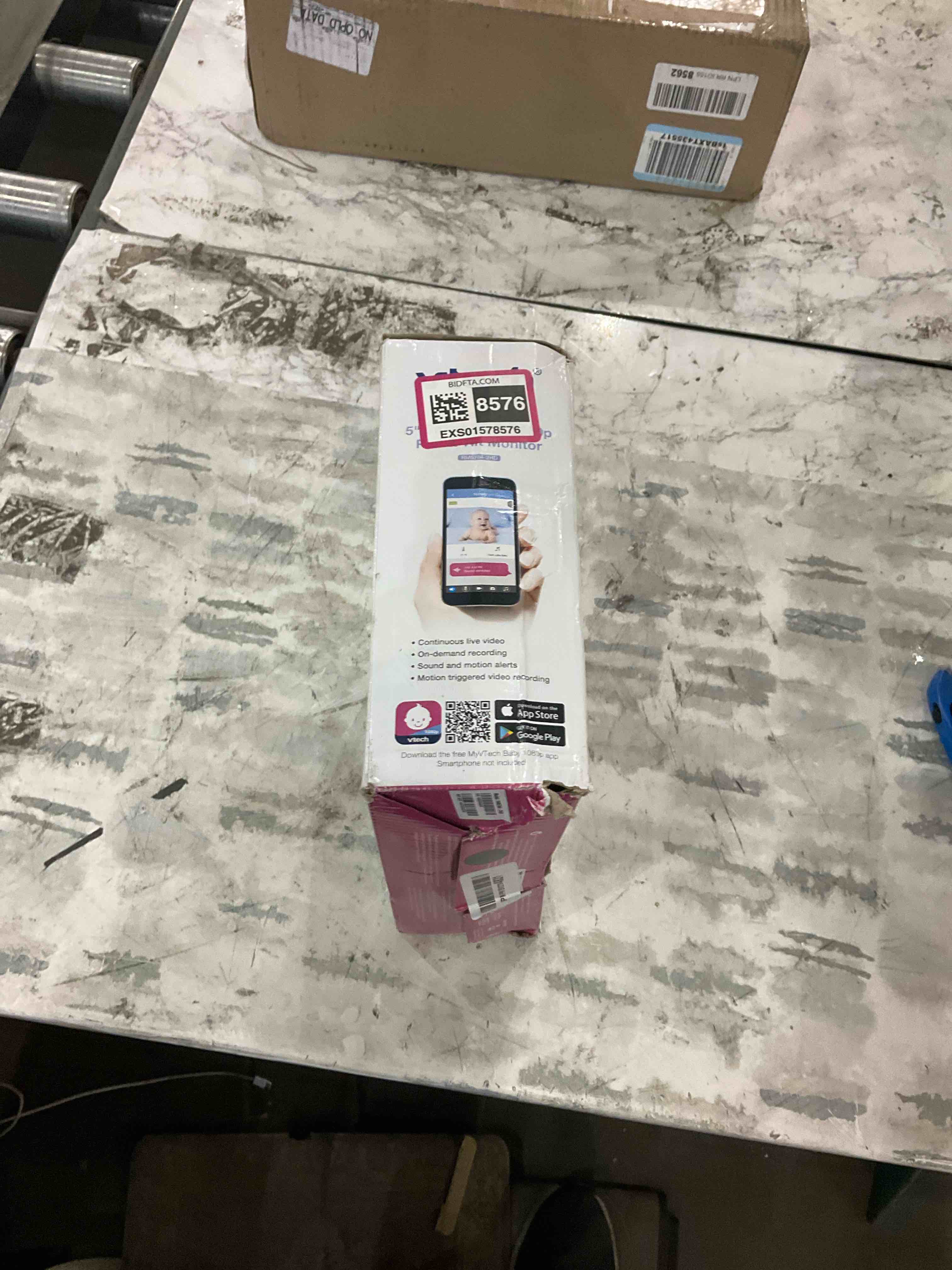 https://s3.amazonaws.com/lotting-images-prod/BargainHunt/EXS01578576_1715603741104.jpeg