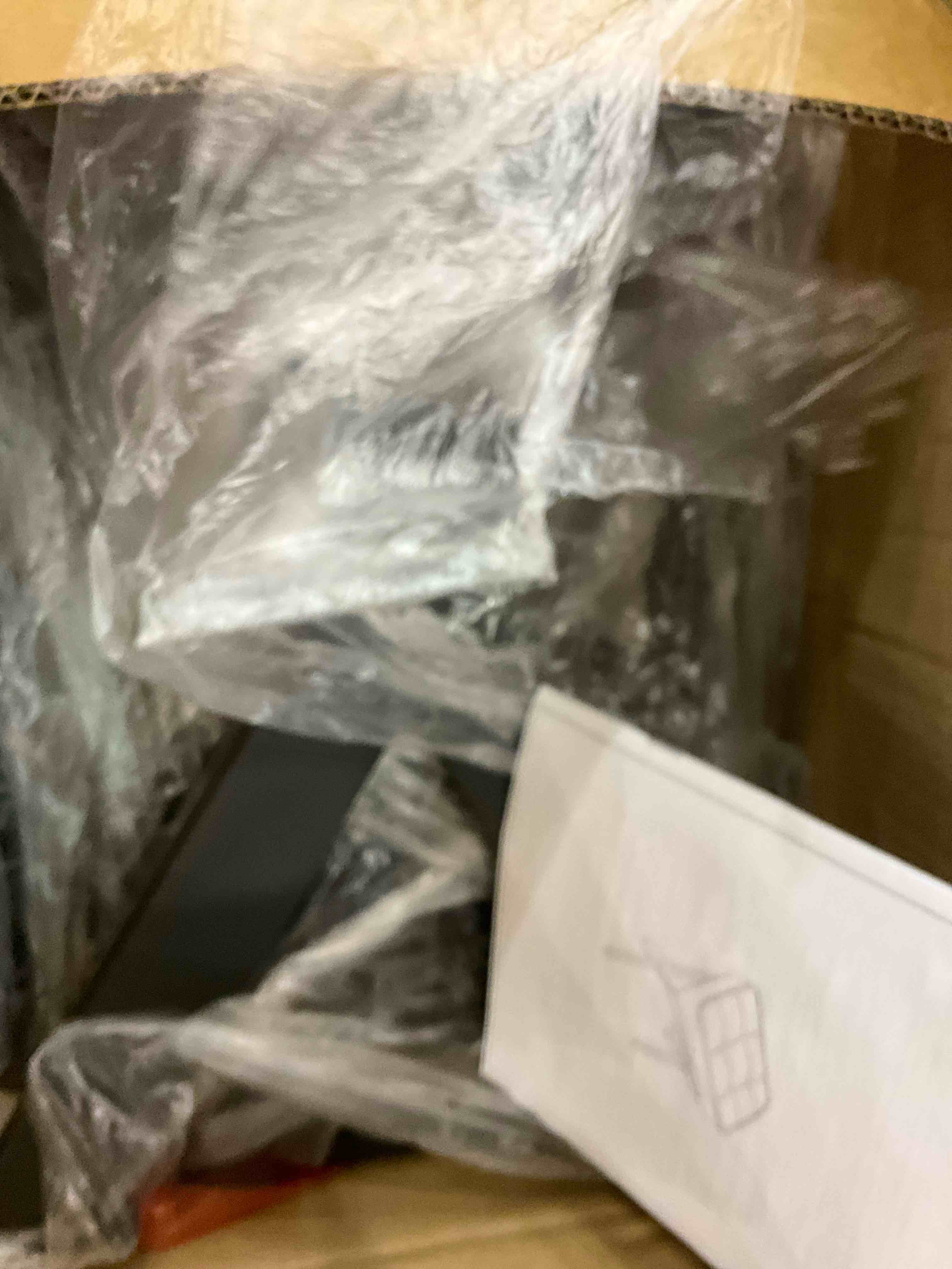 https://s3.amazonaws.com/lotting-images-prod/BargainHunt/EXS01578830_1716564533275.jpeg