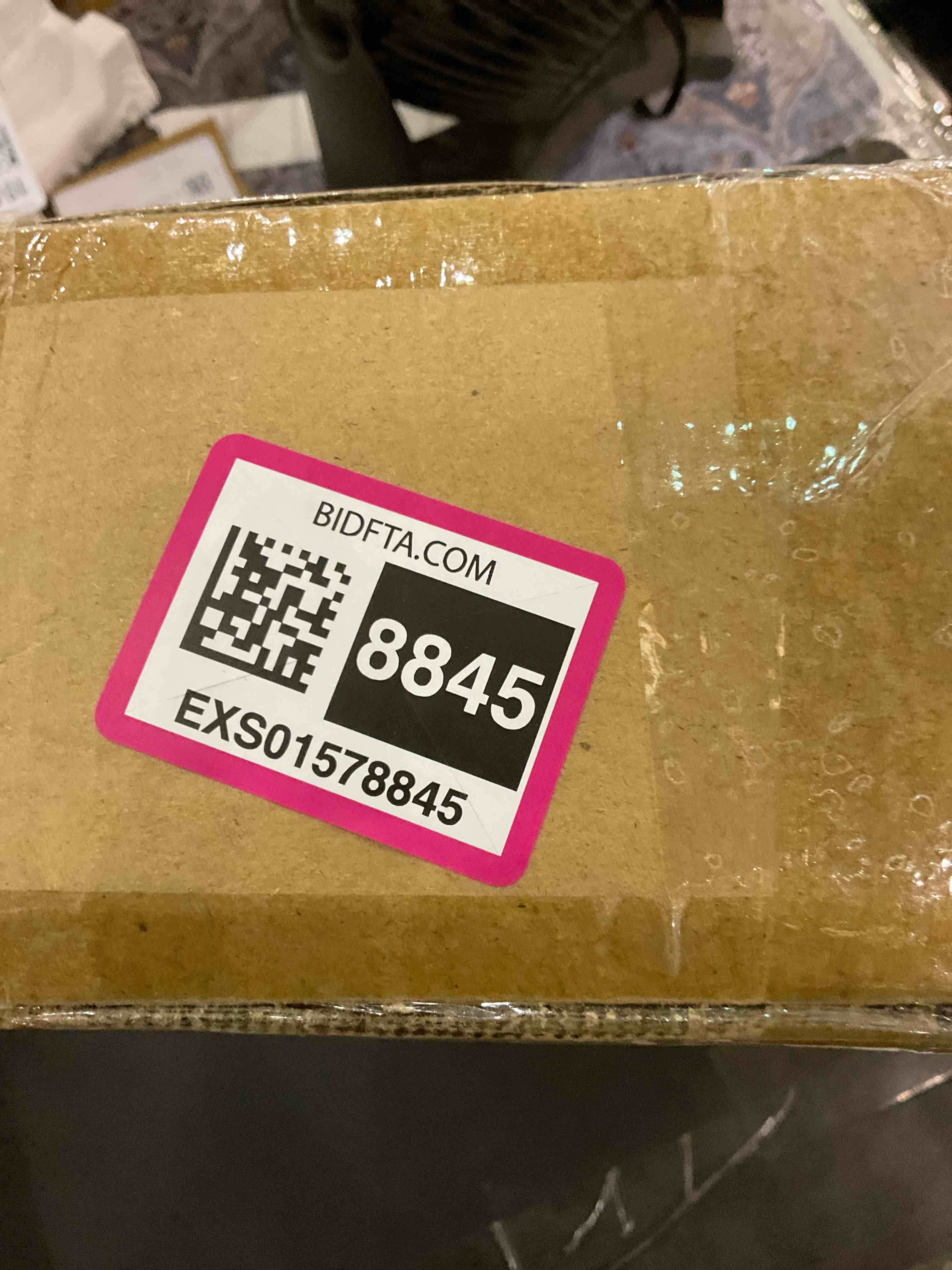 https://s3.amazonaws.com/lotting-images-prod/BargainHunt/EXS01578845_1716549839608.jpeg