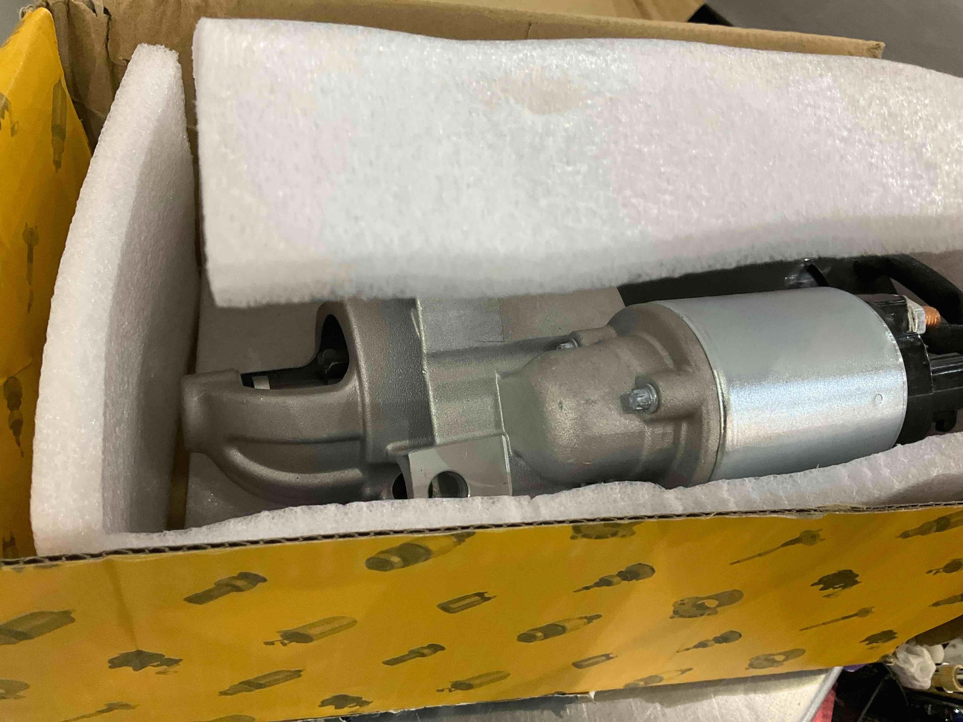 https://s3.amazonaws.com/lotting-images-prod/BargainHunt/EXS01578944_1716896809447.jpeg